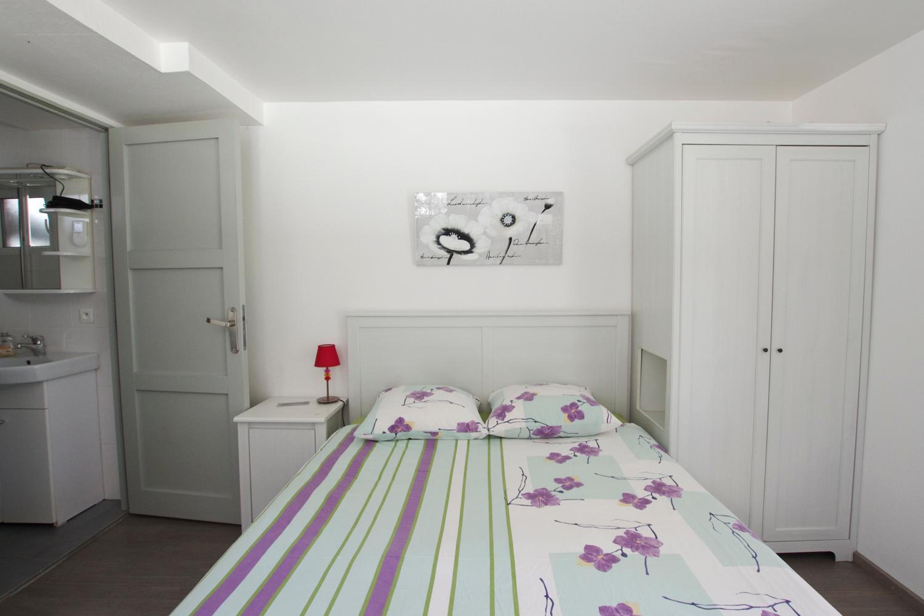 Double Room - Photo 7