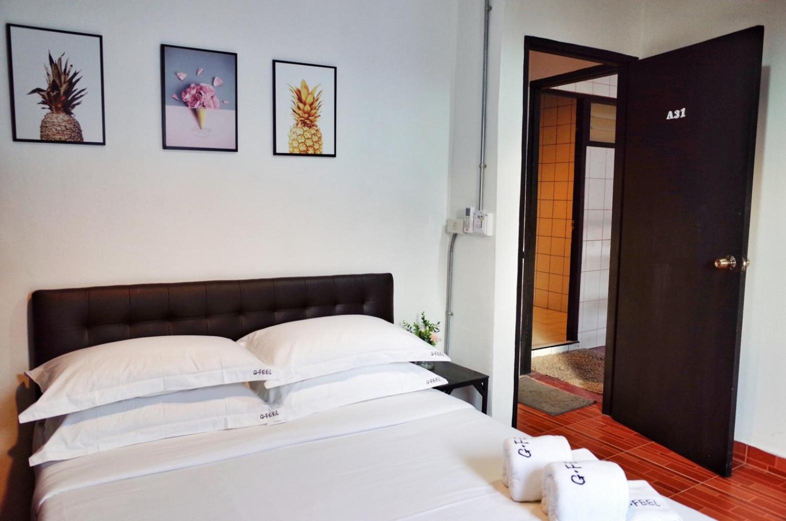 Single Room with Shared Bathroom photo 3