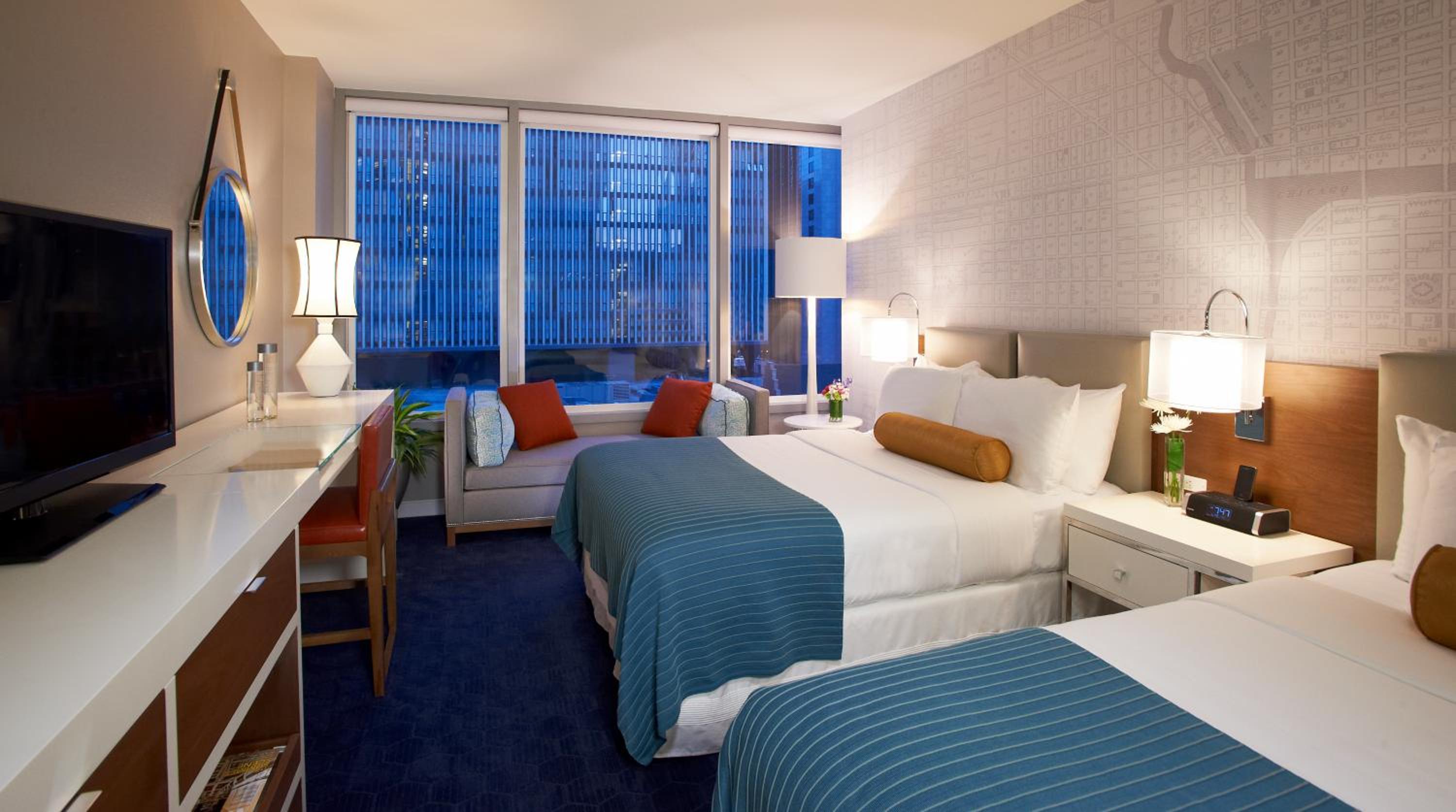 Deluxe Queen Room with Two Queen Beds thumbnail 5