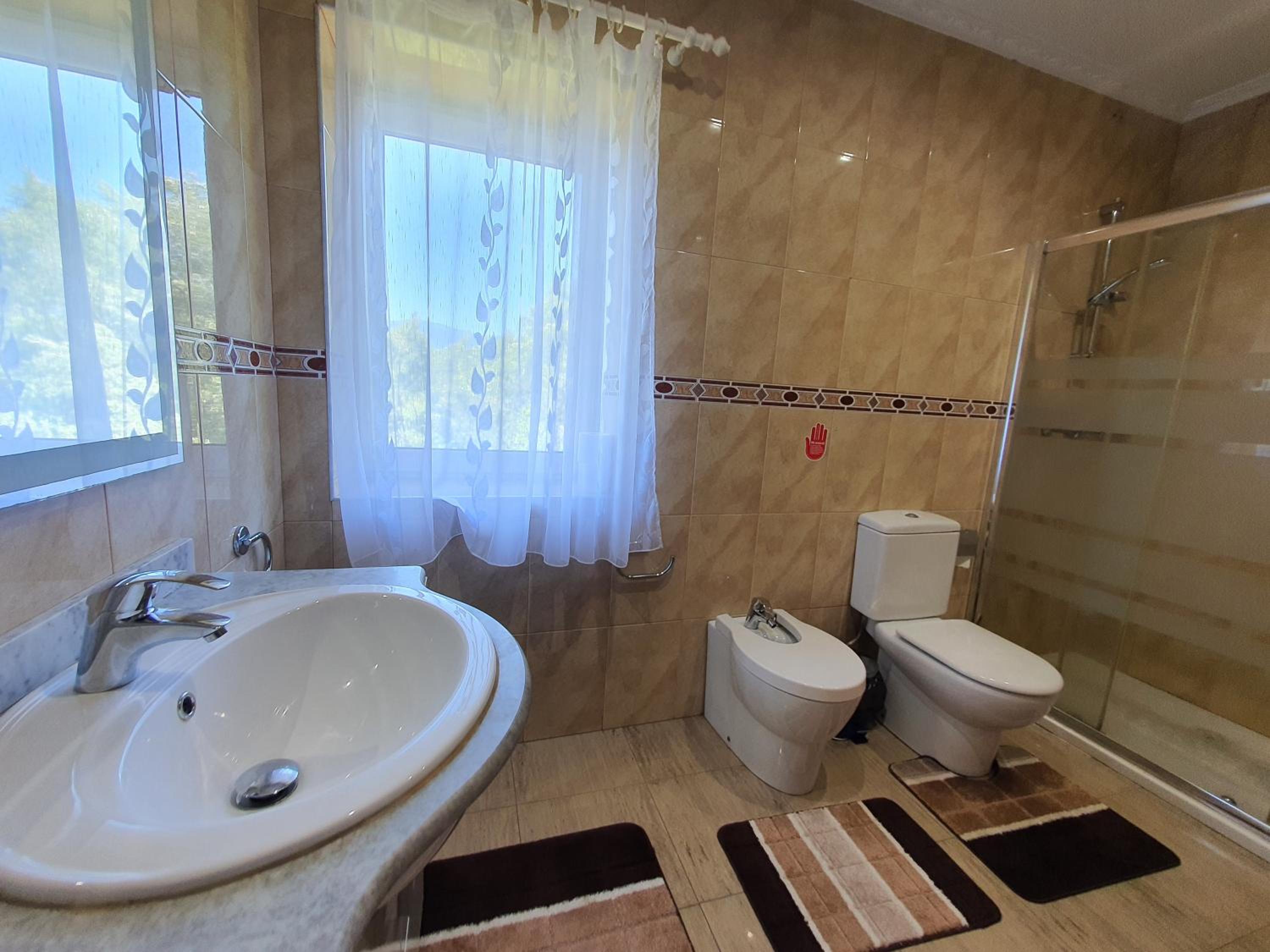 Double or Twin Room - Photo 6