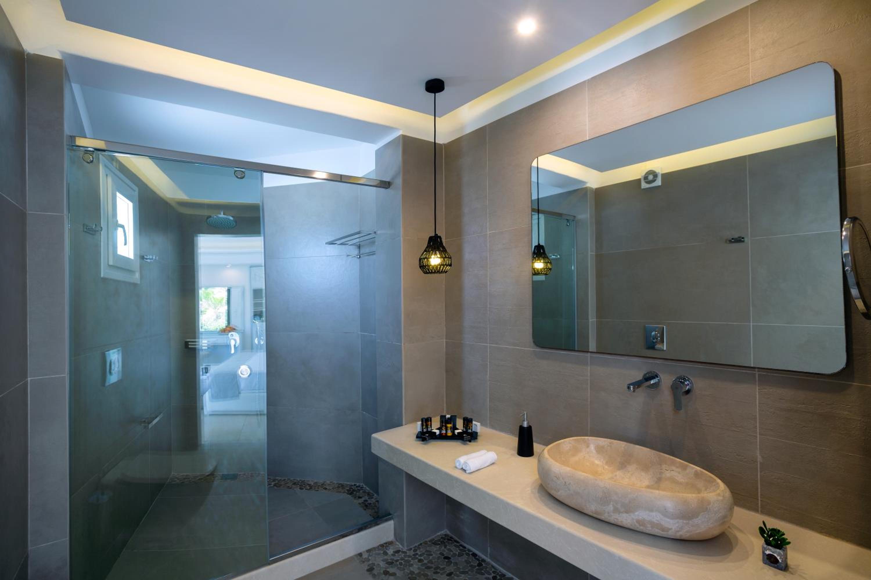 Standard Double or Twin Room photo 3