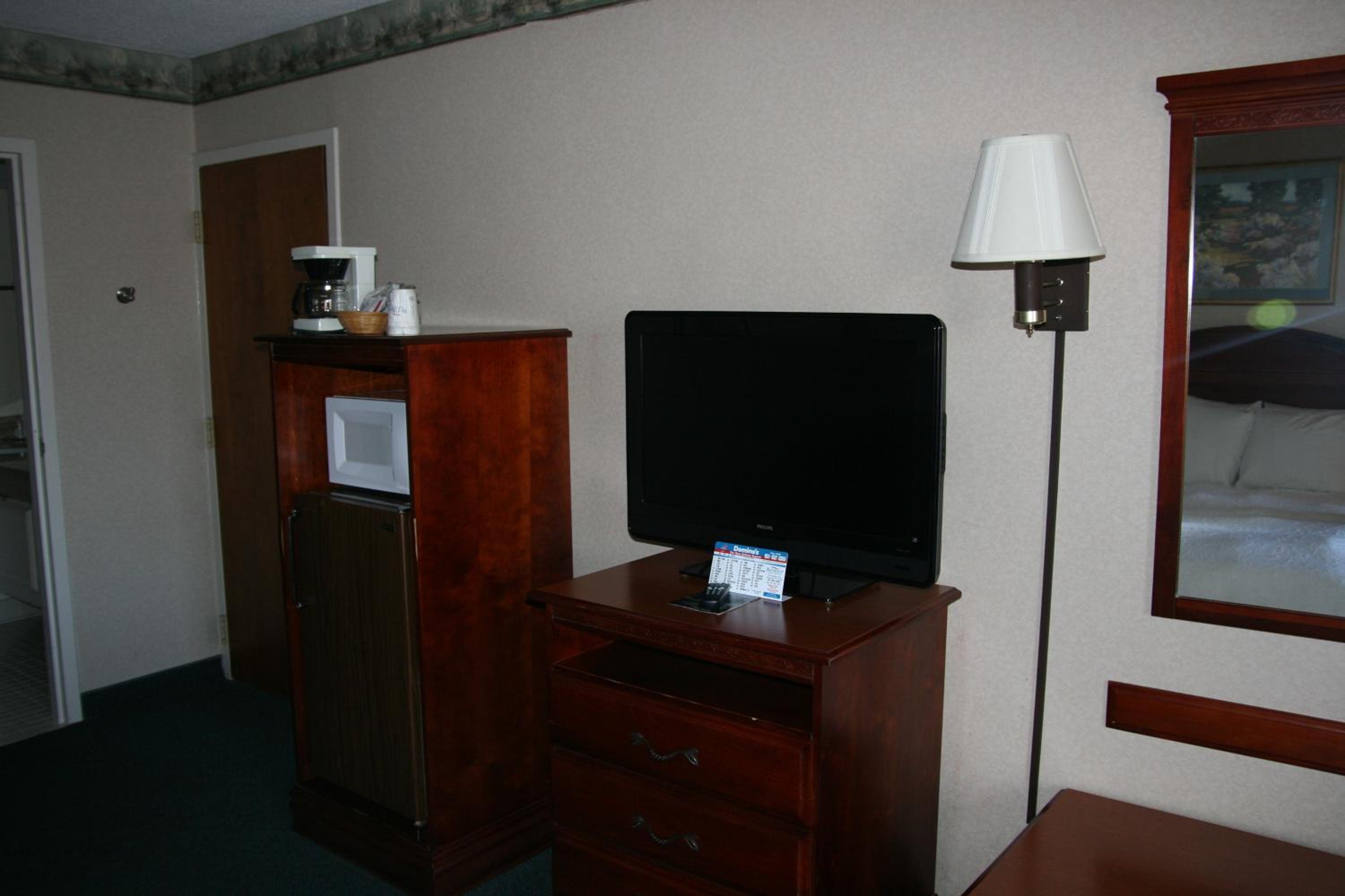 King Room - Non-Smoking - Photo 1