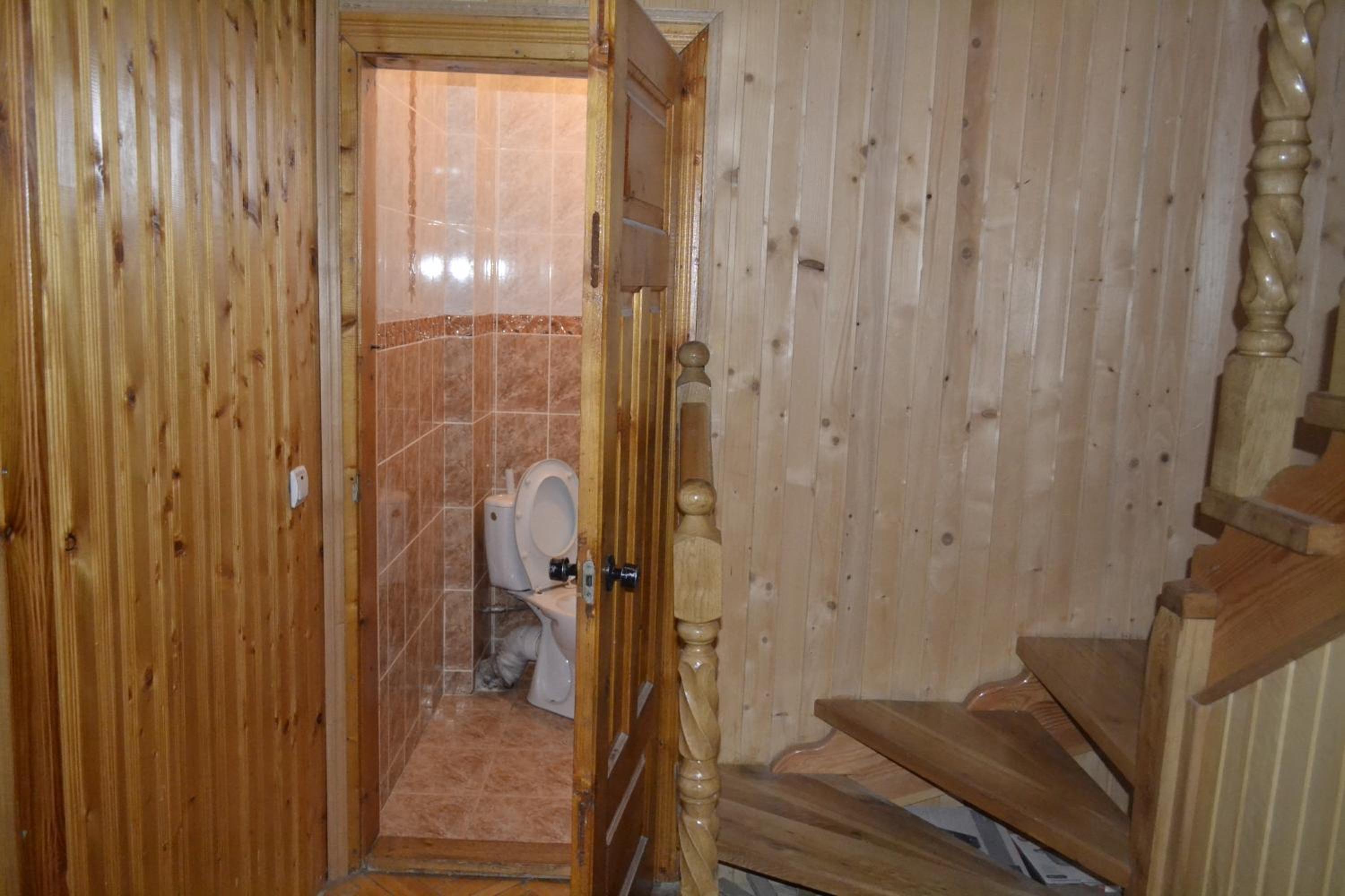 Economy Triple Room photo 2