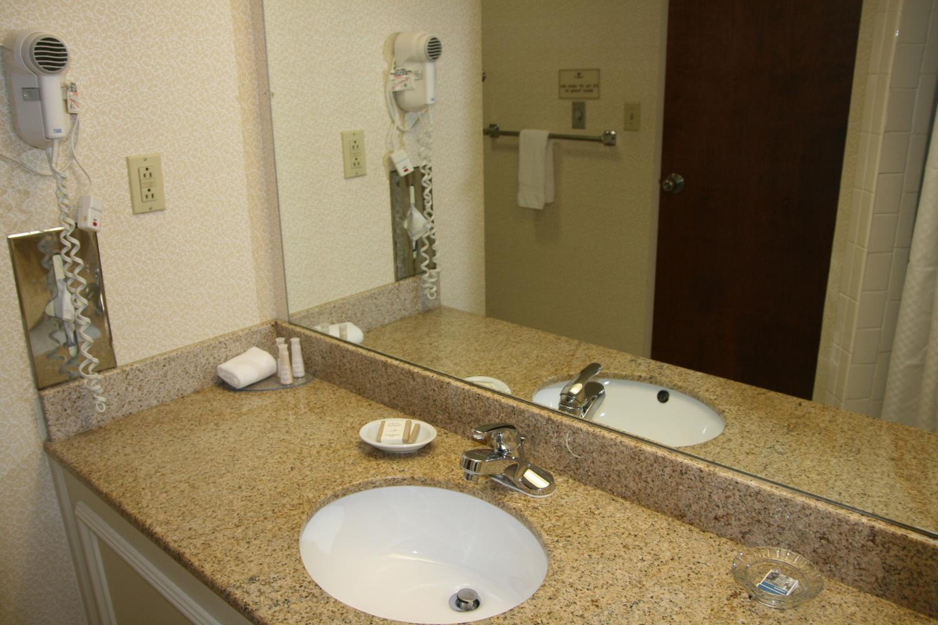 Queen Room - Disability Access/Non-Smoking - Photo 3