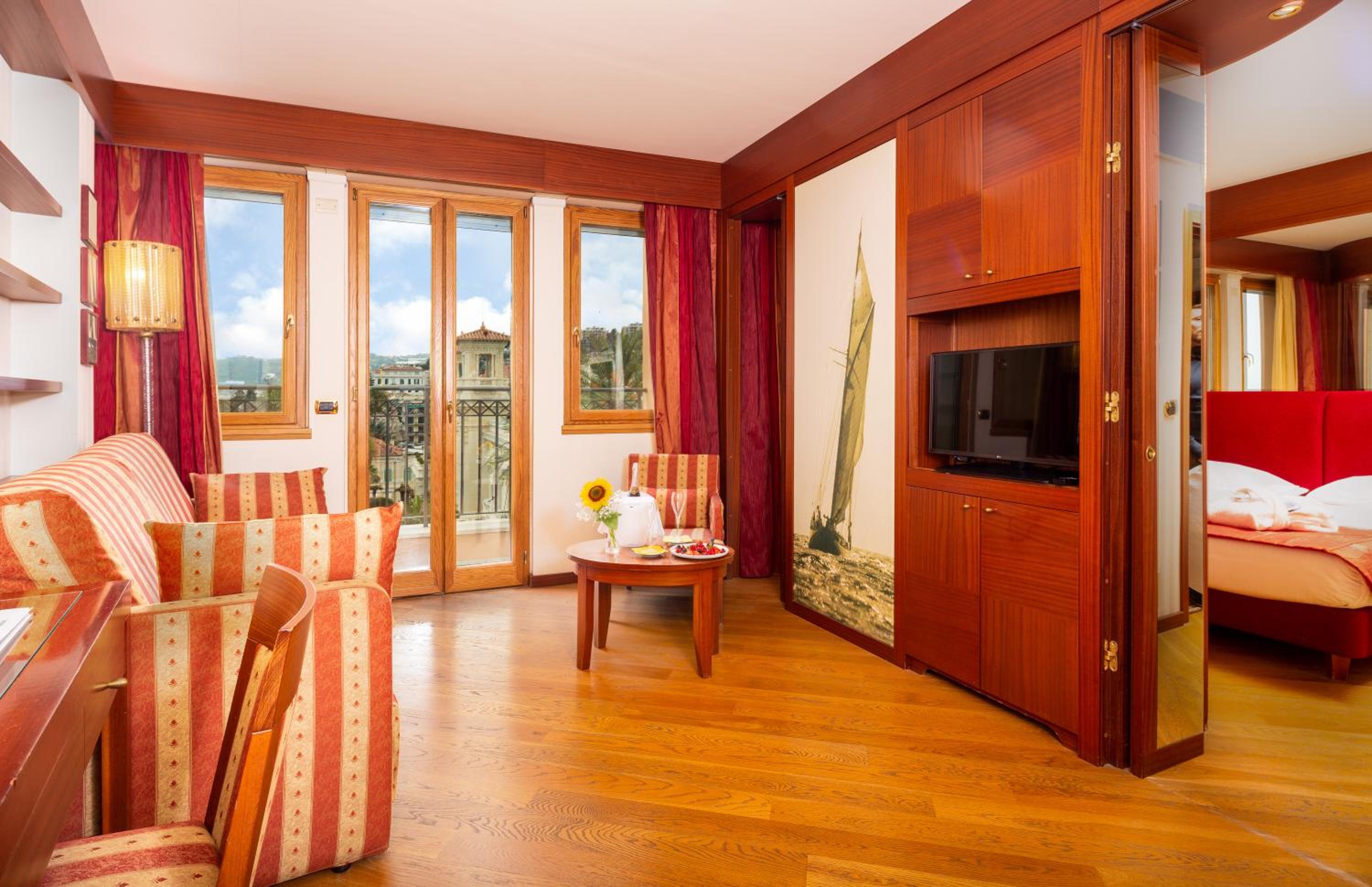 Royal King Suite - Photo 8