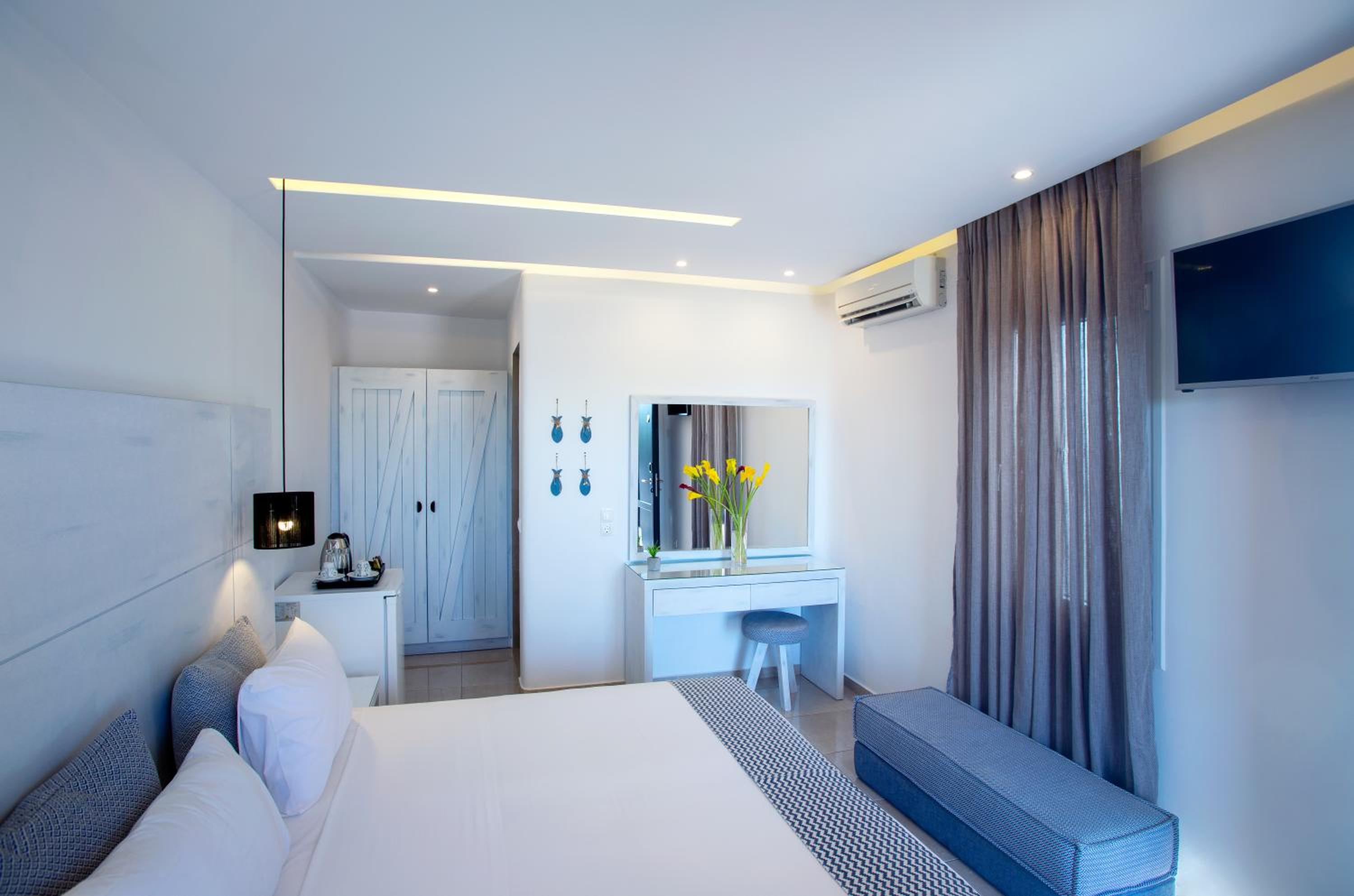 Double or Twin Room with Private Terrace and Outdoor Jacuzzi