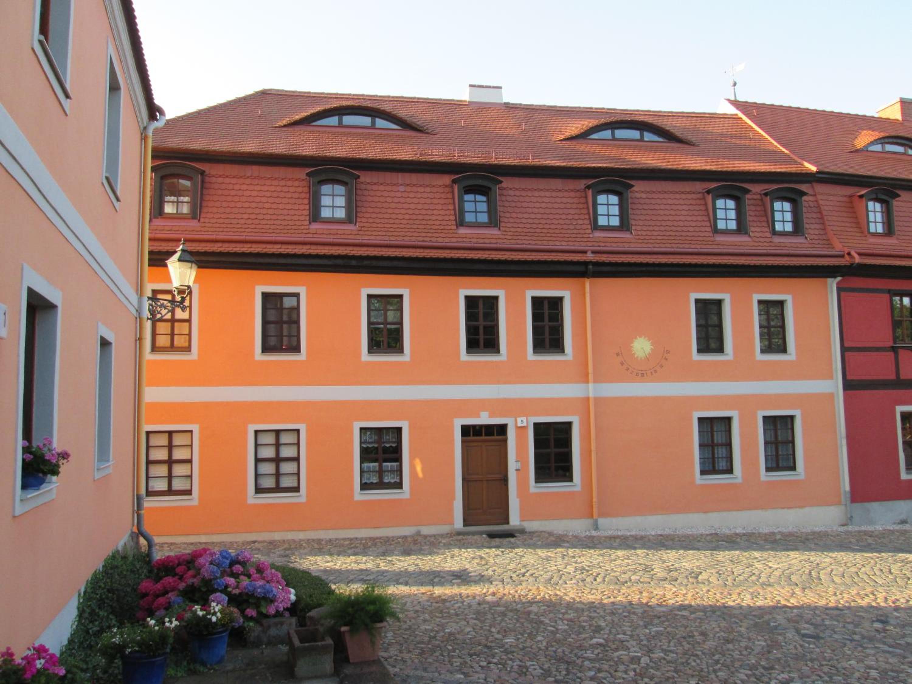 Two-Bedroom Apartment - Photo 2