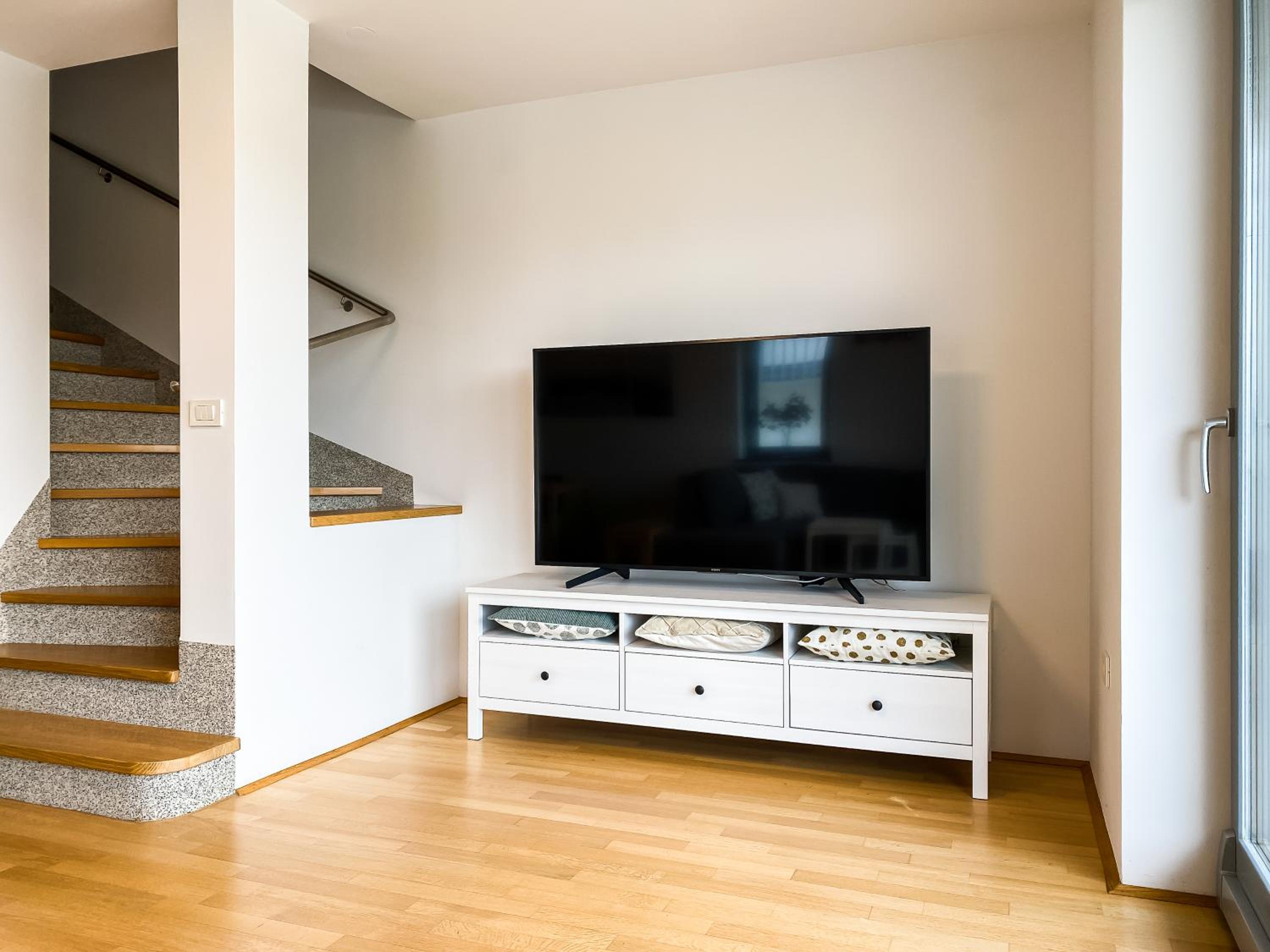 Three - Bedroom Apartment with Balcony and Lake View - Photo 1