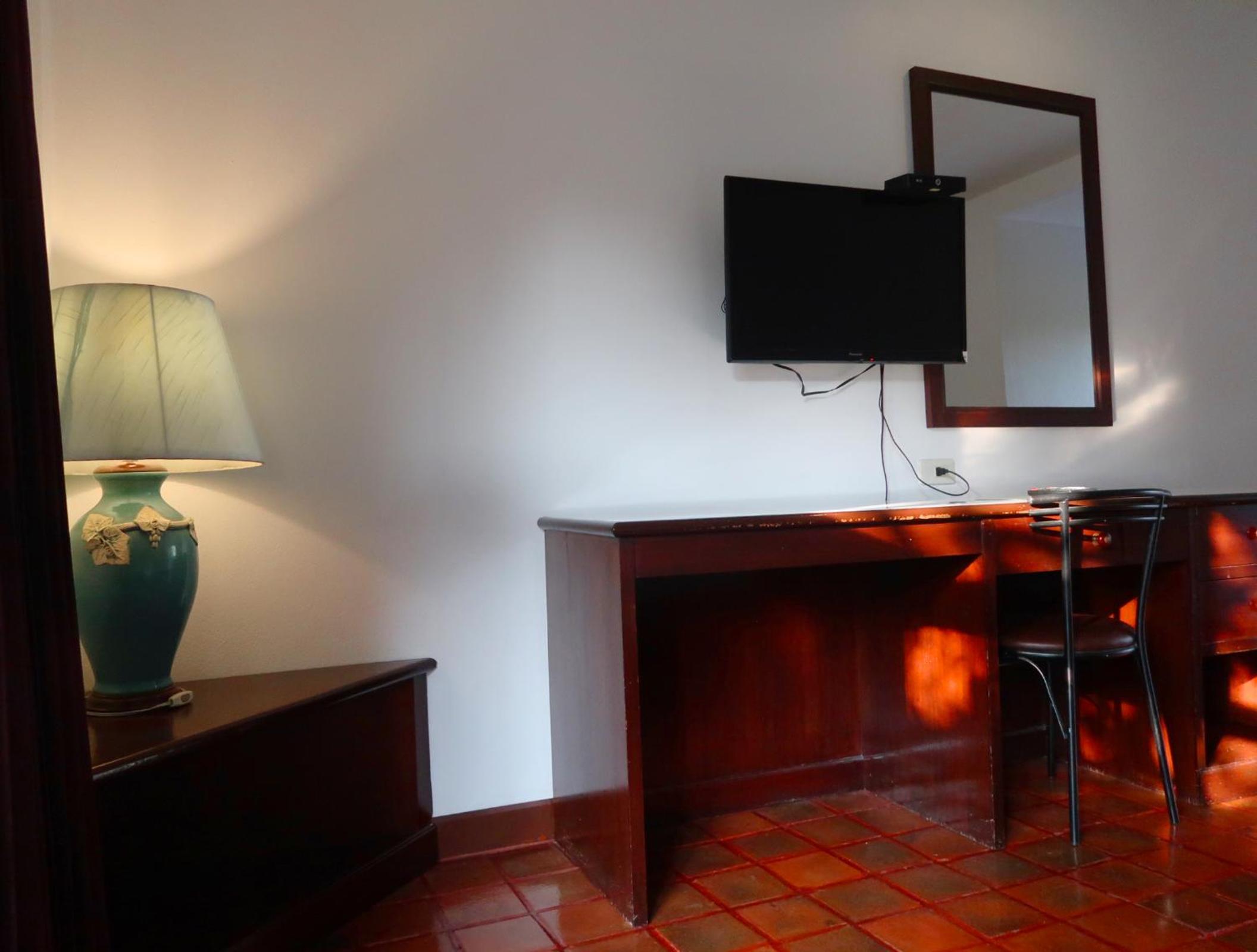 One-Bedroom Cottage - Photo 10