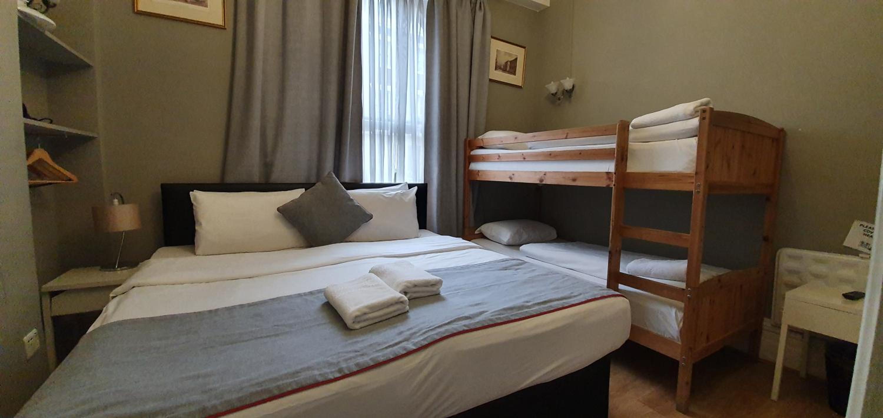 Quadruple Room With Private External Bathroom photo 3
