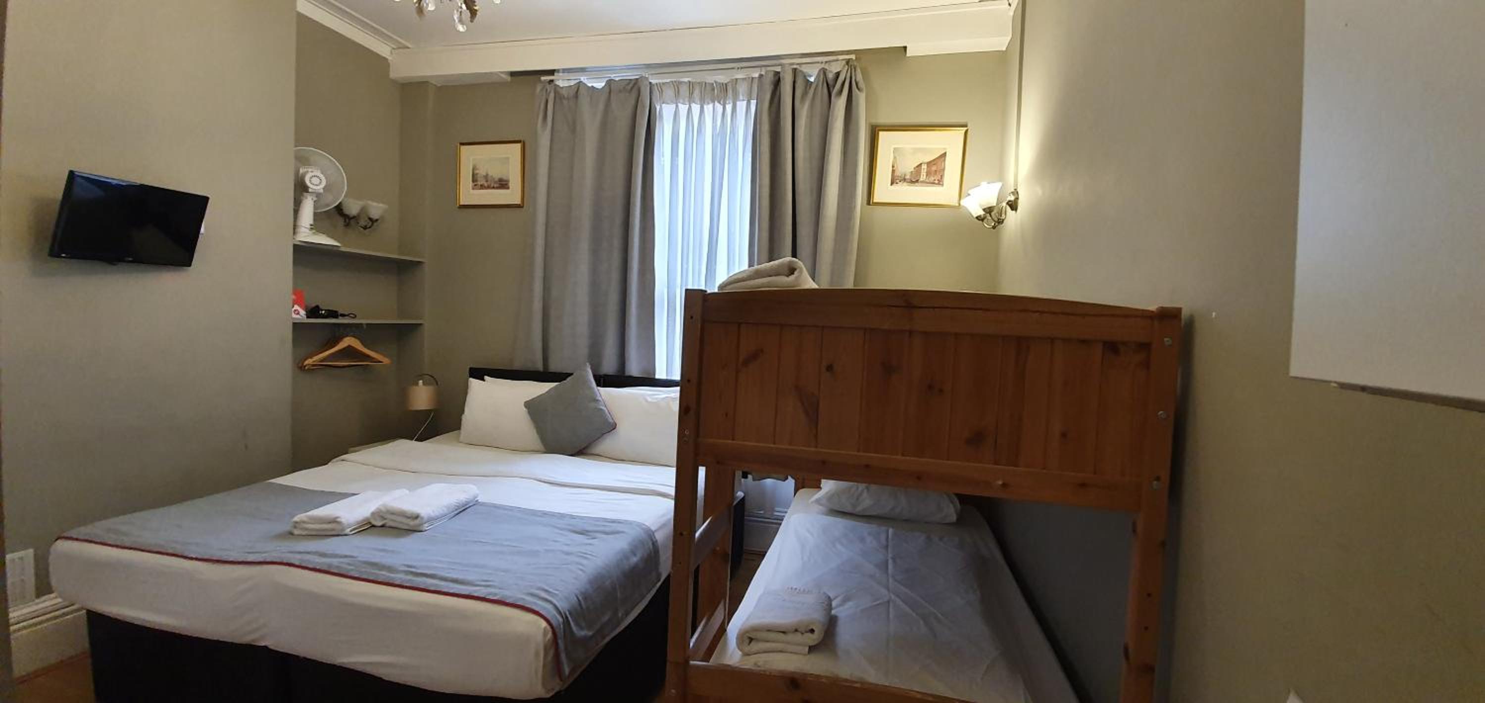 Quadruple Room With Private External Bathroom photo 1