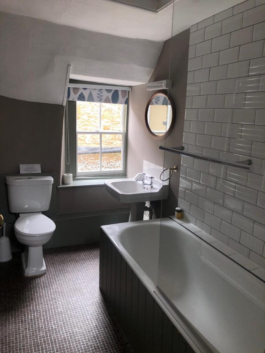 Twin Room with Private External Bathroom photo 3