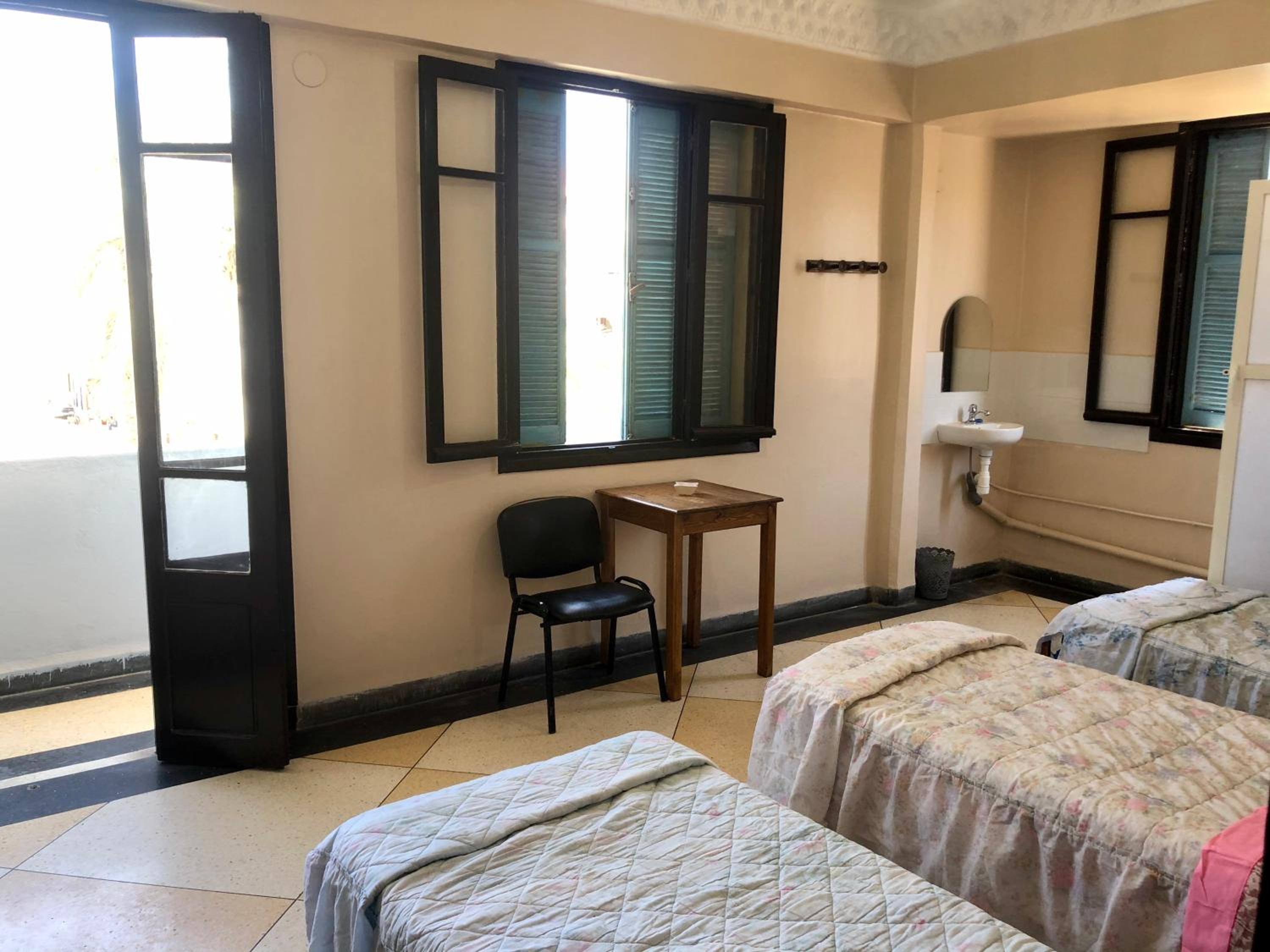 Economy Triple Room - Photo 2