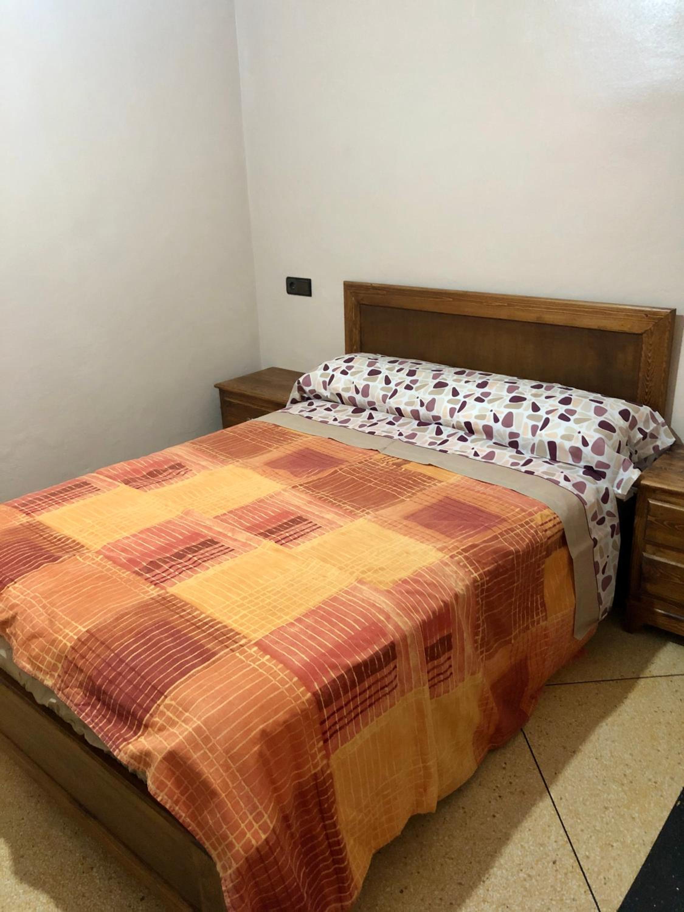 Economy Triple Room - Photo 3