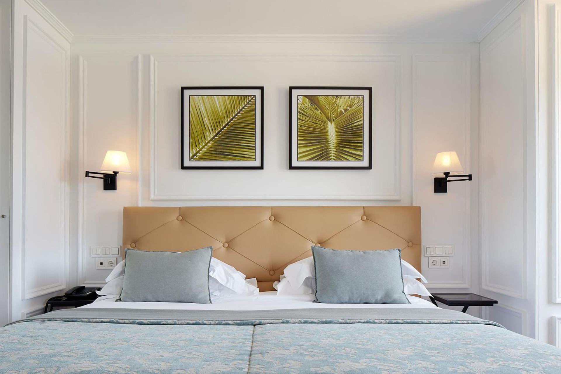 Classic Double or Twin Room with Sea View - Photo 14