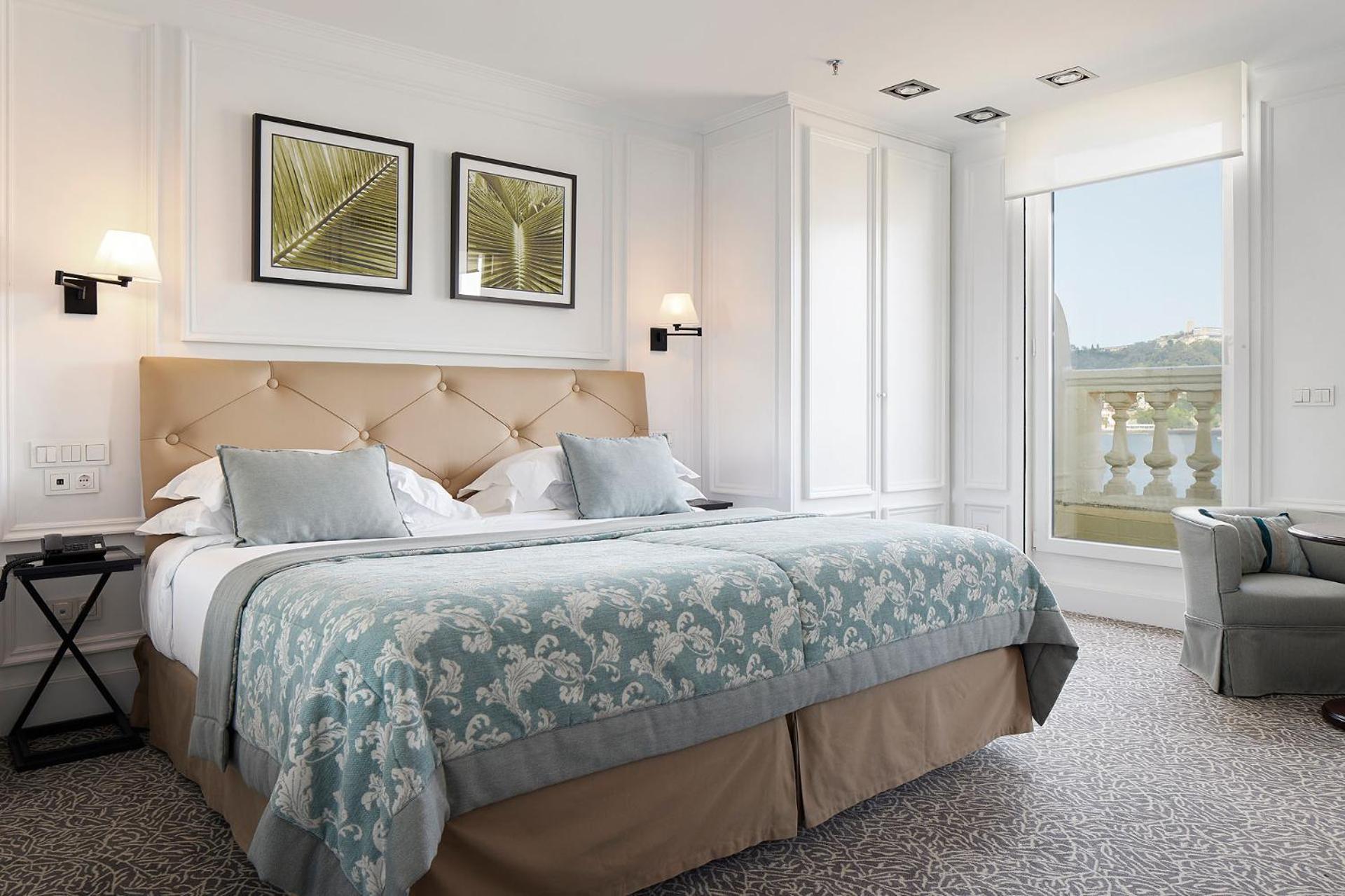 Classic Double or Twin Room with Sea View - Photo 5
