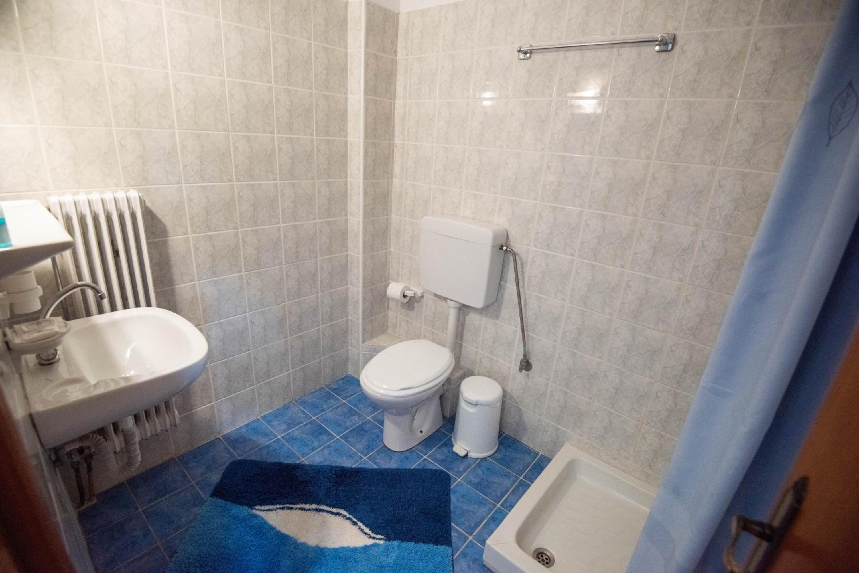 Budget Twin Room photo 3