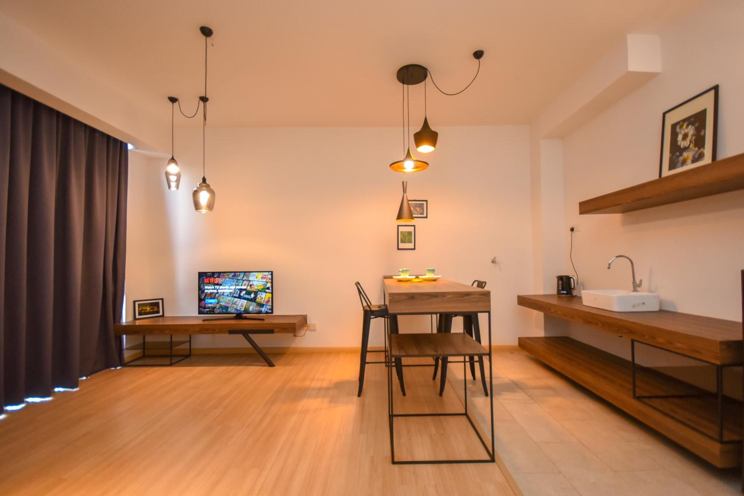 One-Bedroom Apartment