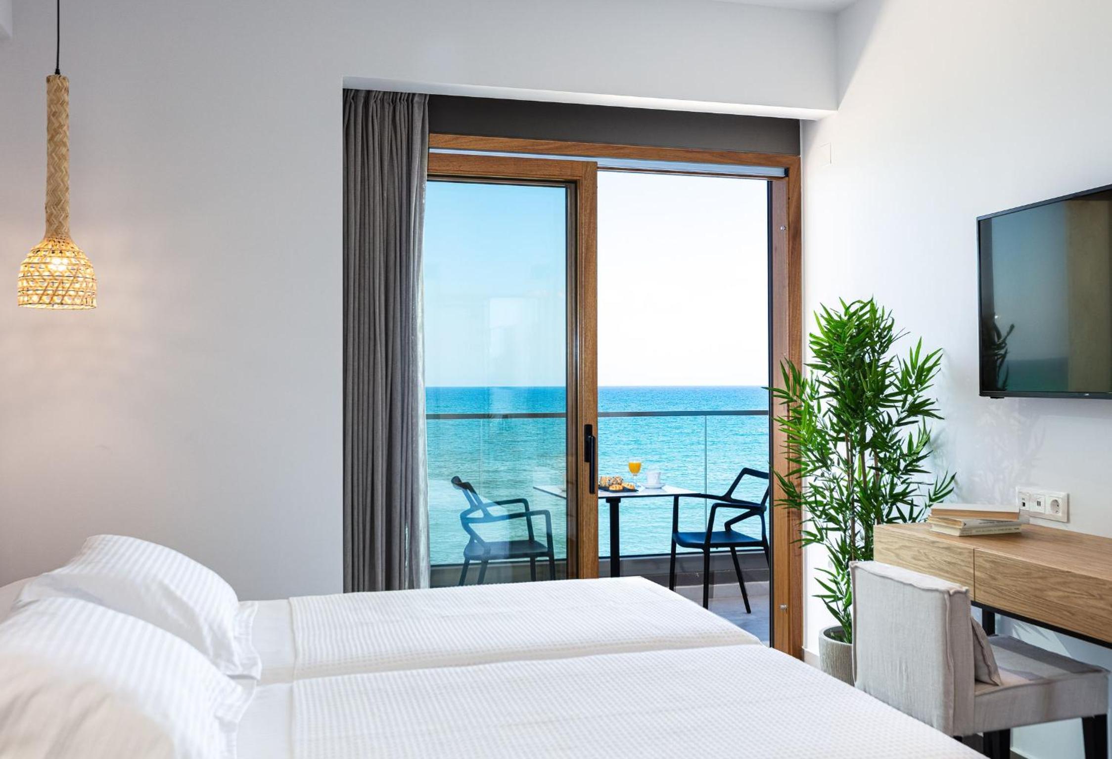 Superior Studio with Sea View thumbnail 5