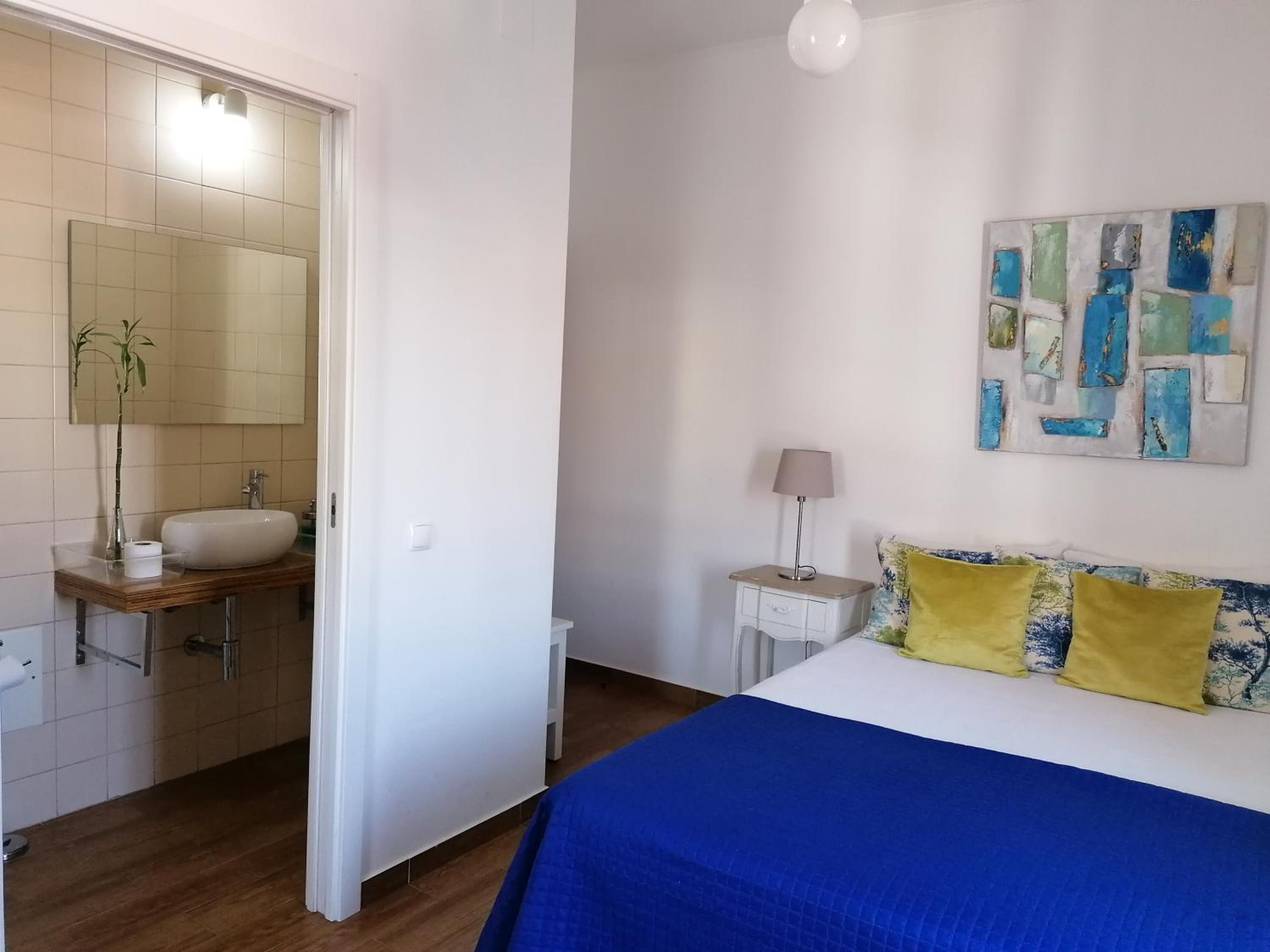 Double Room with Private Bathroom - Photo 1