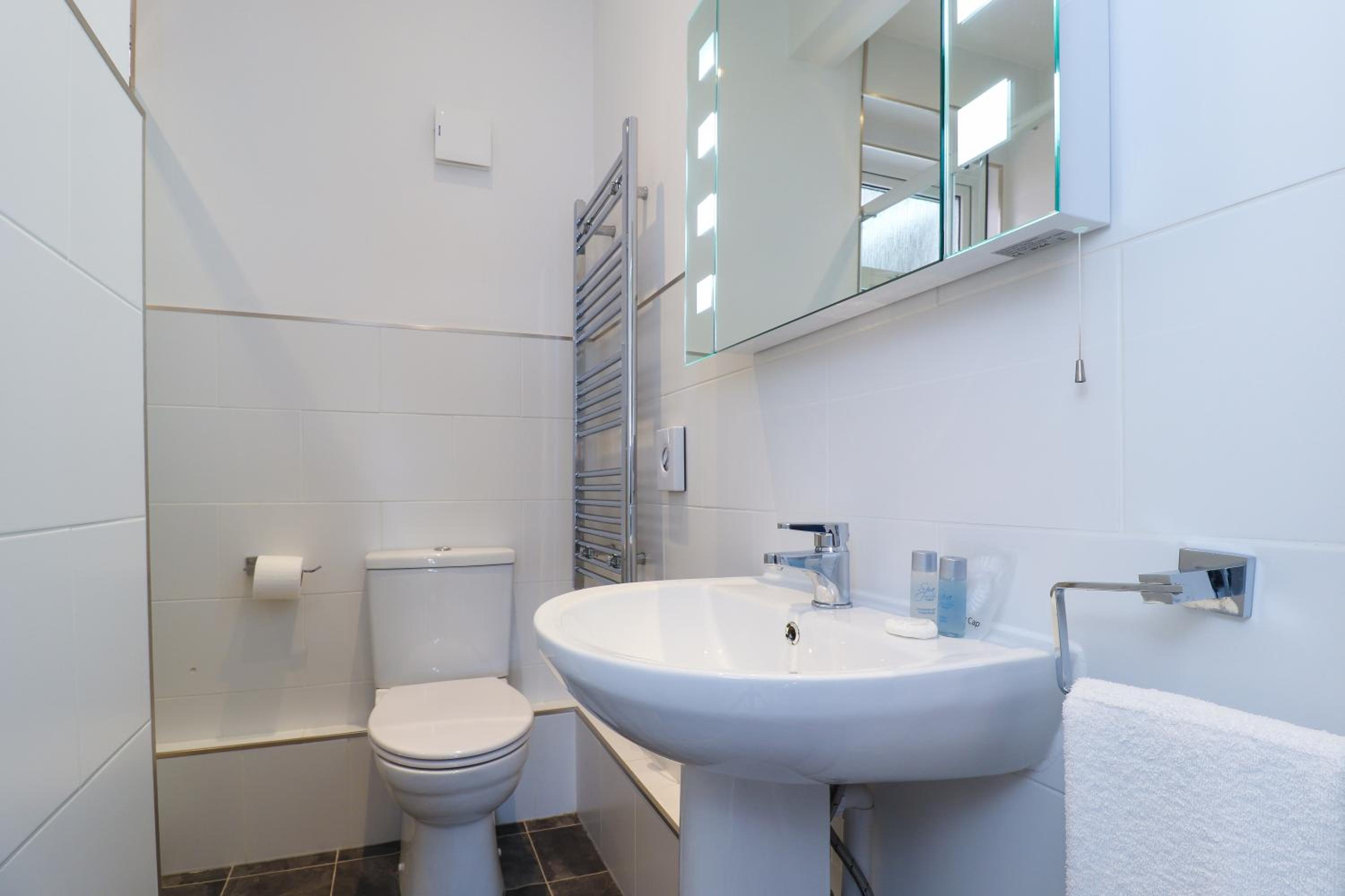 Standard Double Room - Photo 5