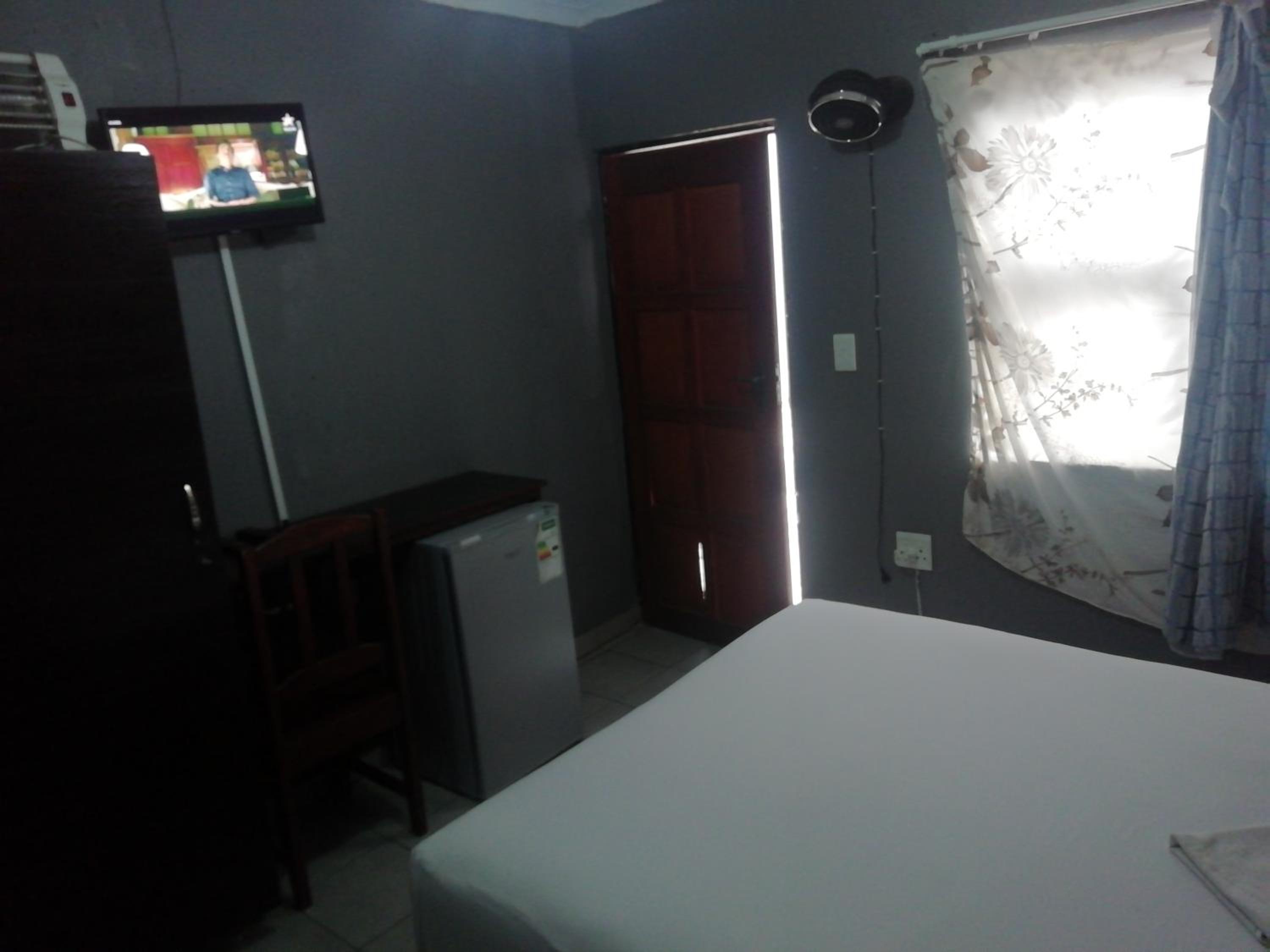 Budget Triple Room - Photo 3