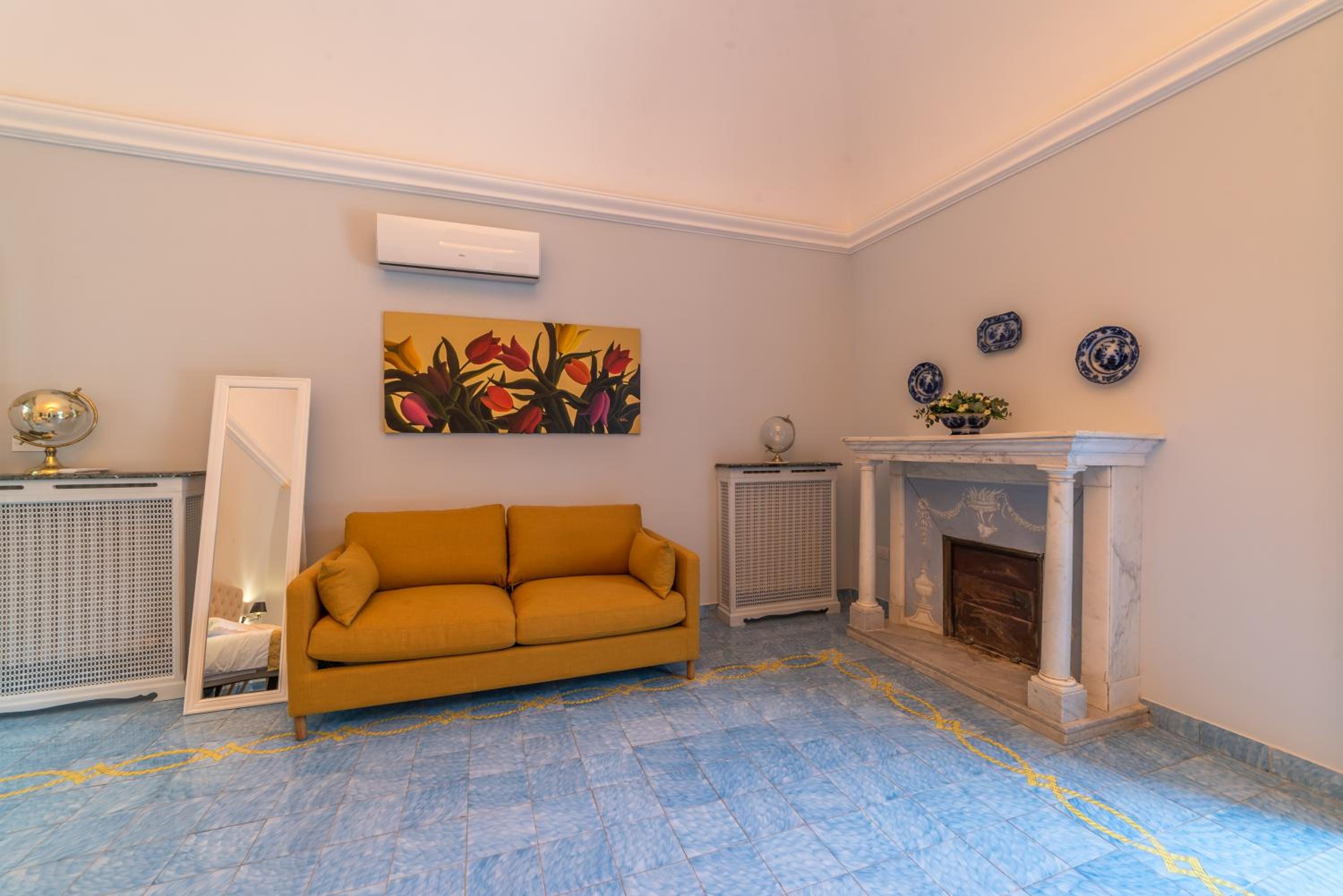 Double Room with Balcony - Photo 2