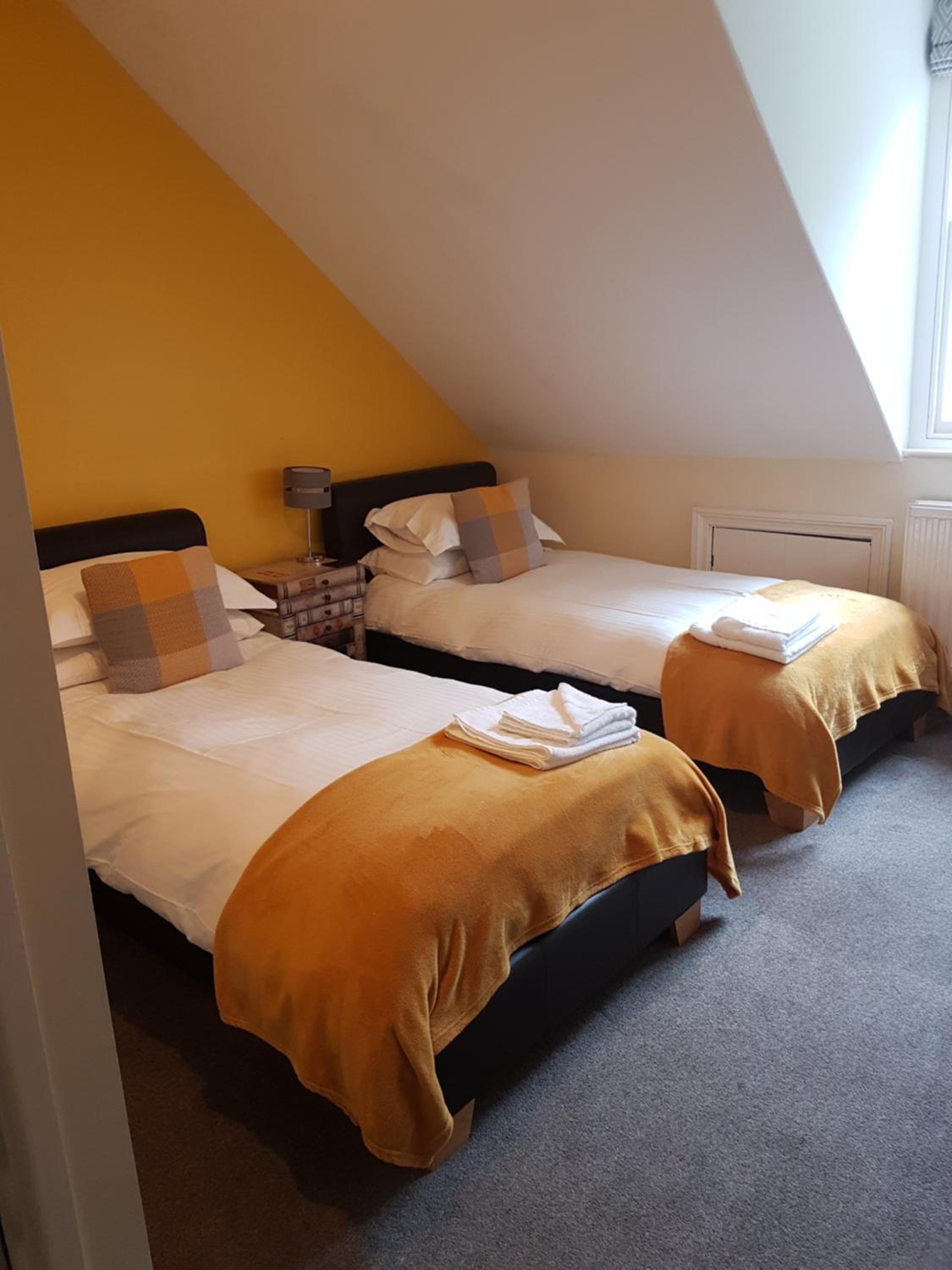 Budget Twin Room photo 2