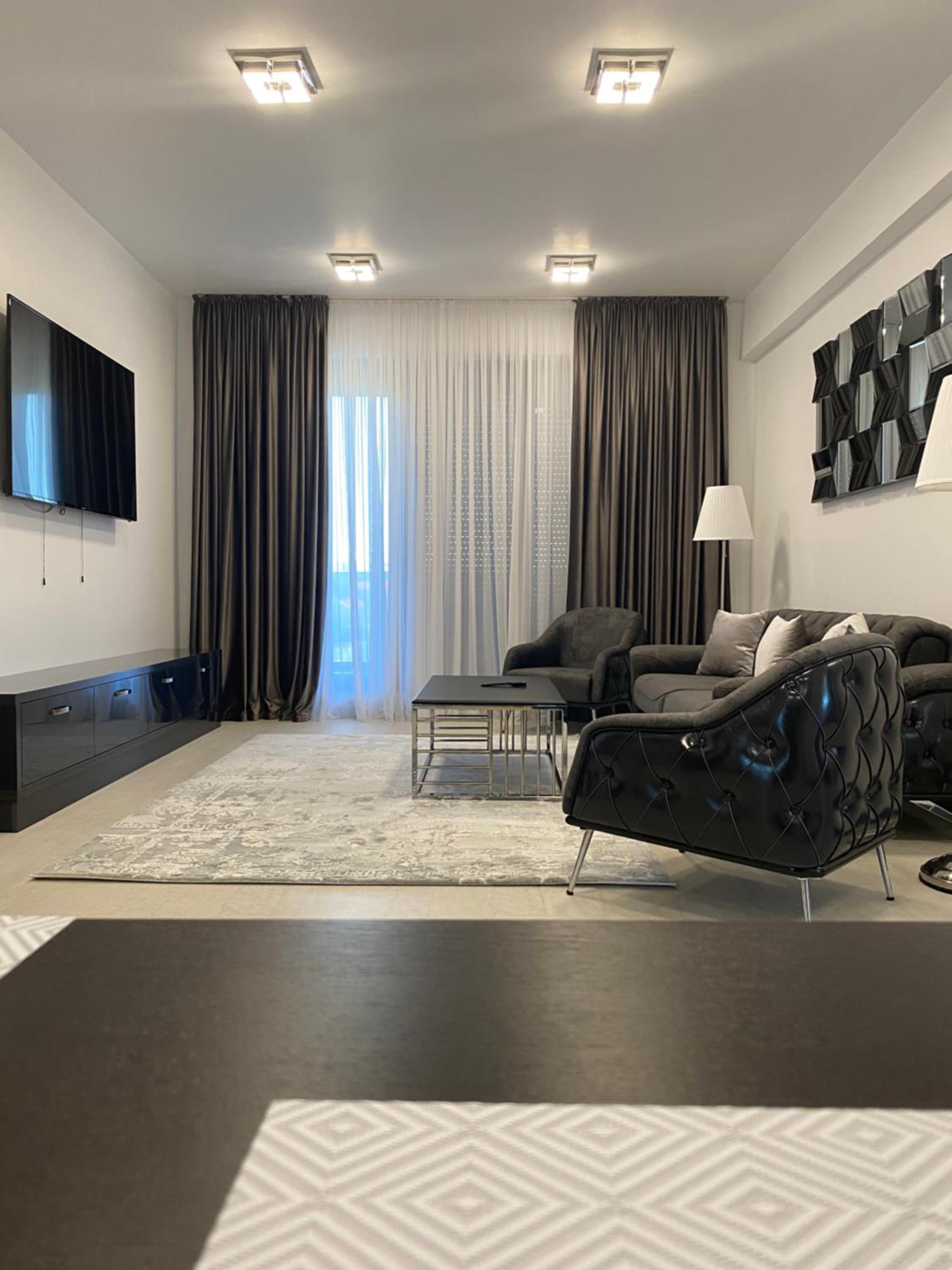 Apartment with Balcony - Photo 10