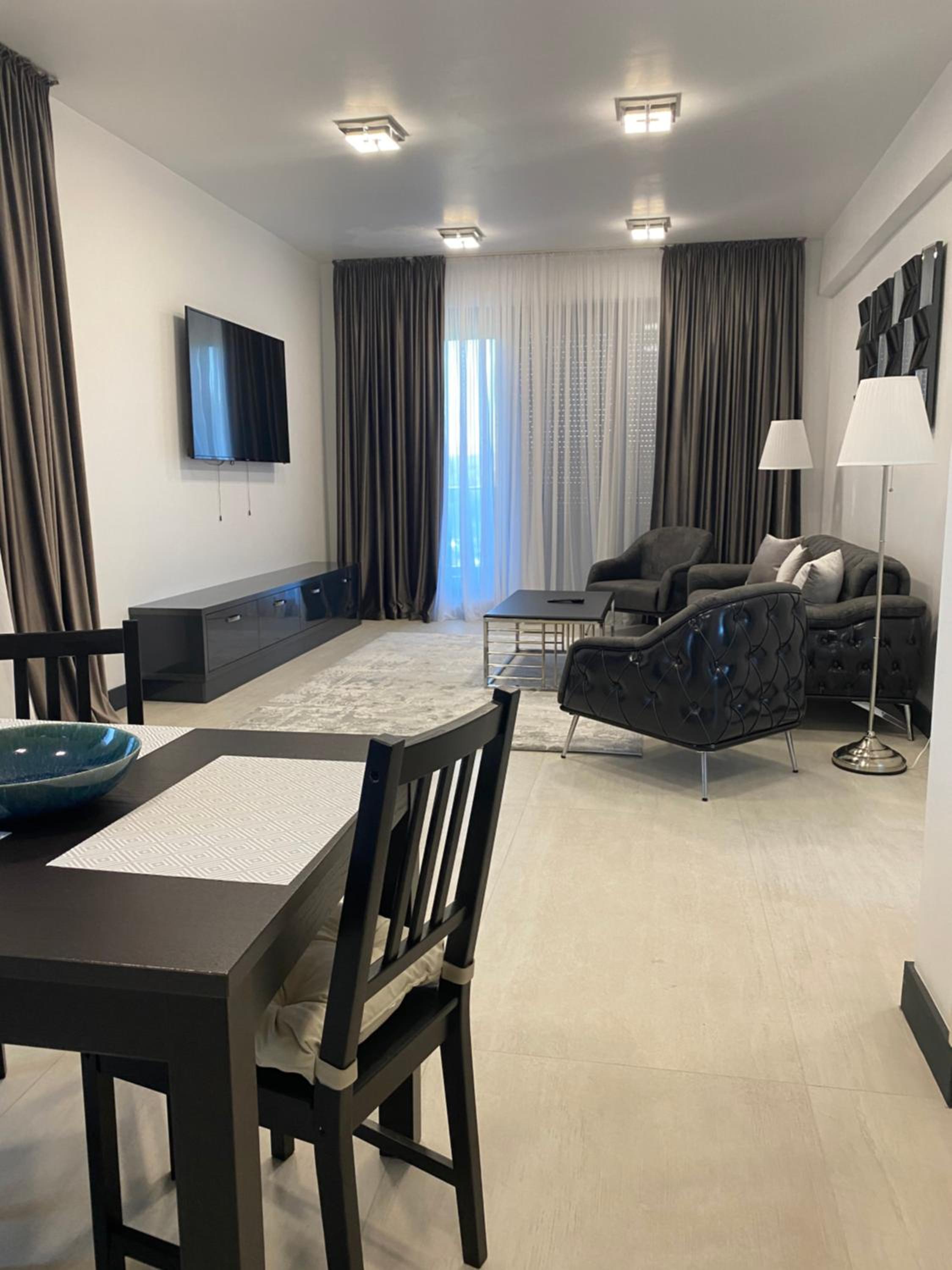 Apartment with Balcony - Photo 15