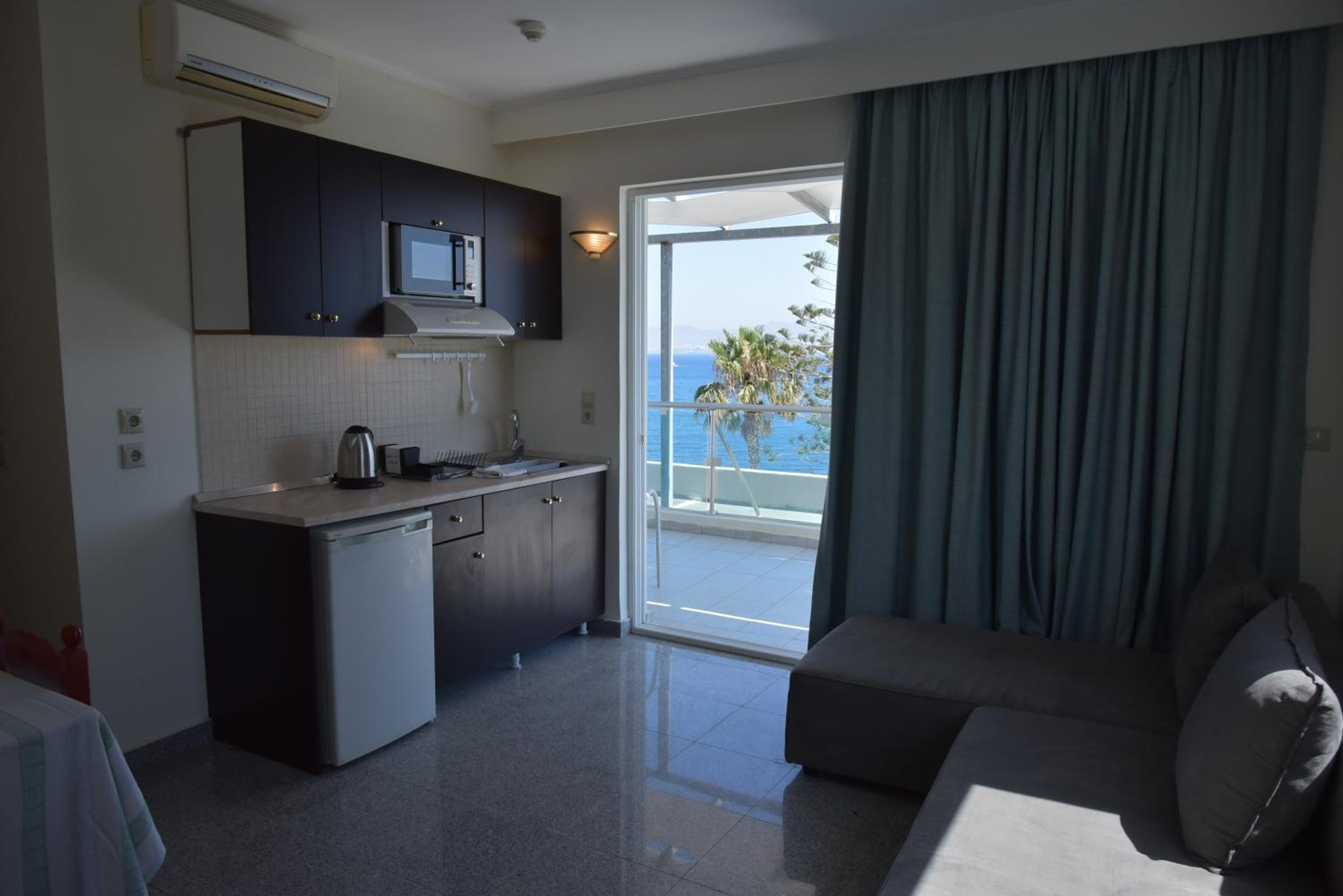 Penthouse Suite with Sea View (2 Adults) photo 1