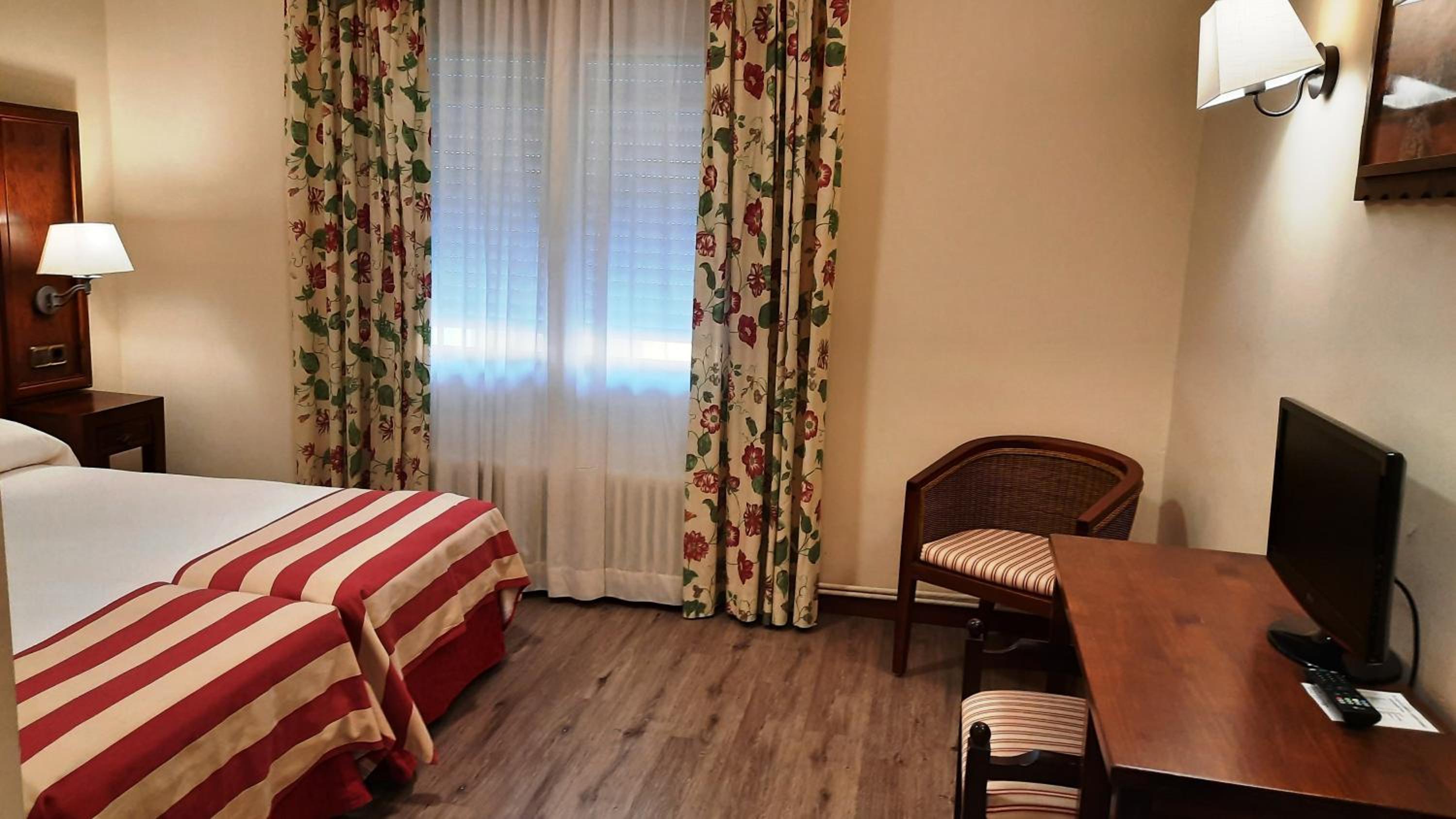 Superior Double Room - Photo 3