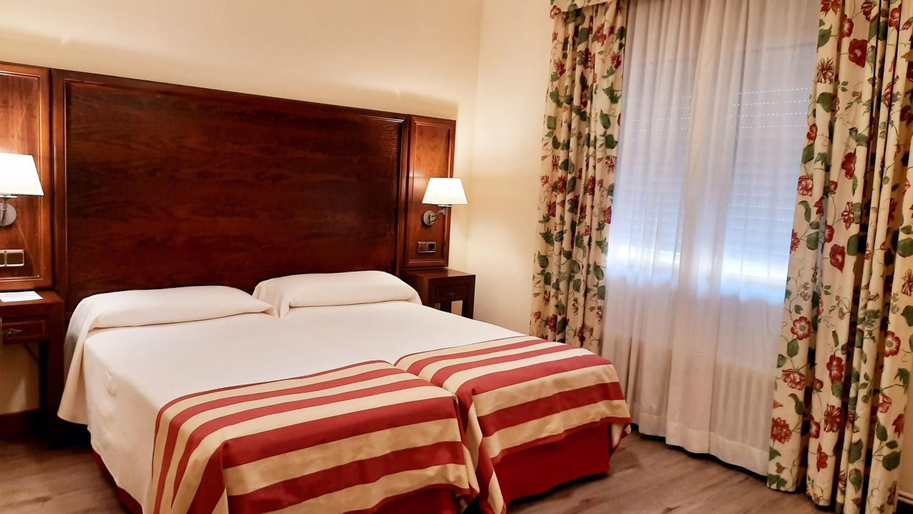 Superior Double Room - Photo 1