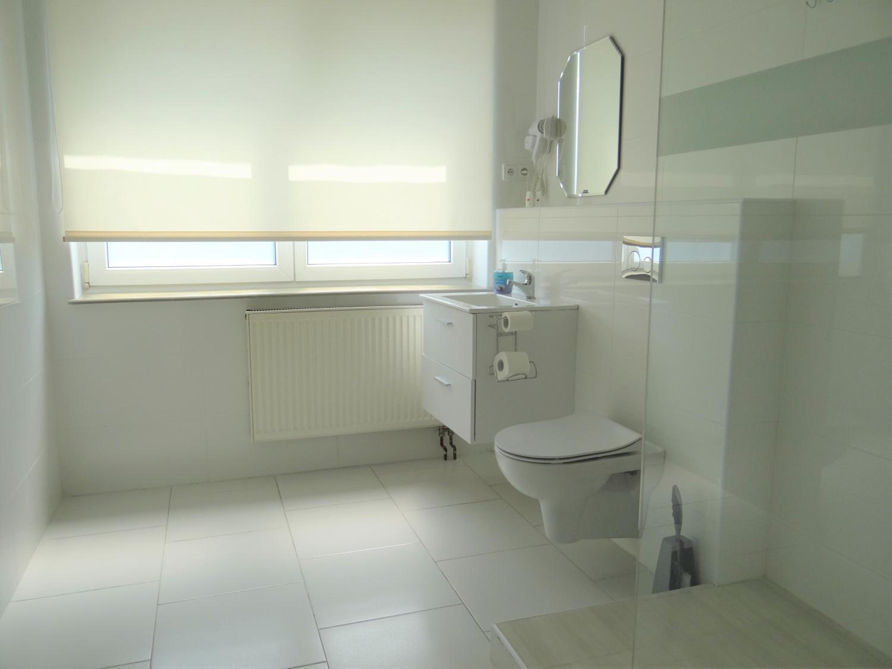 Twin Room - Photo 4