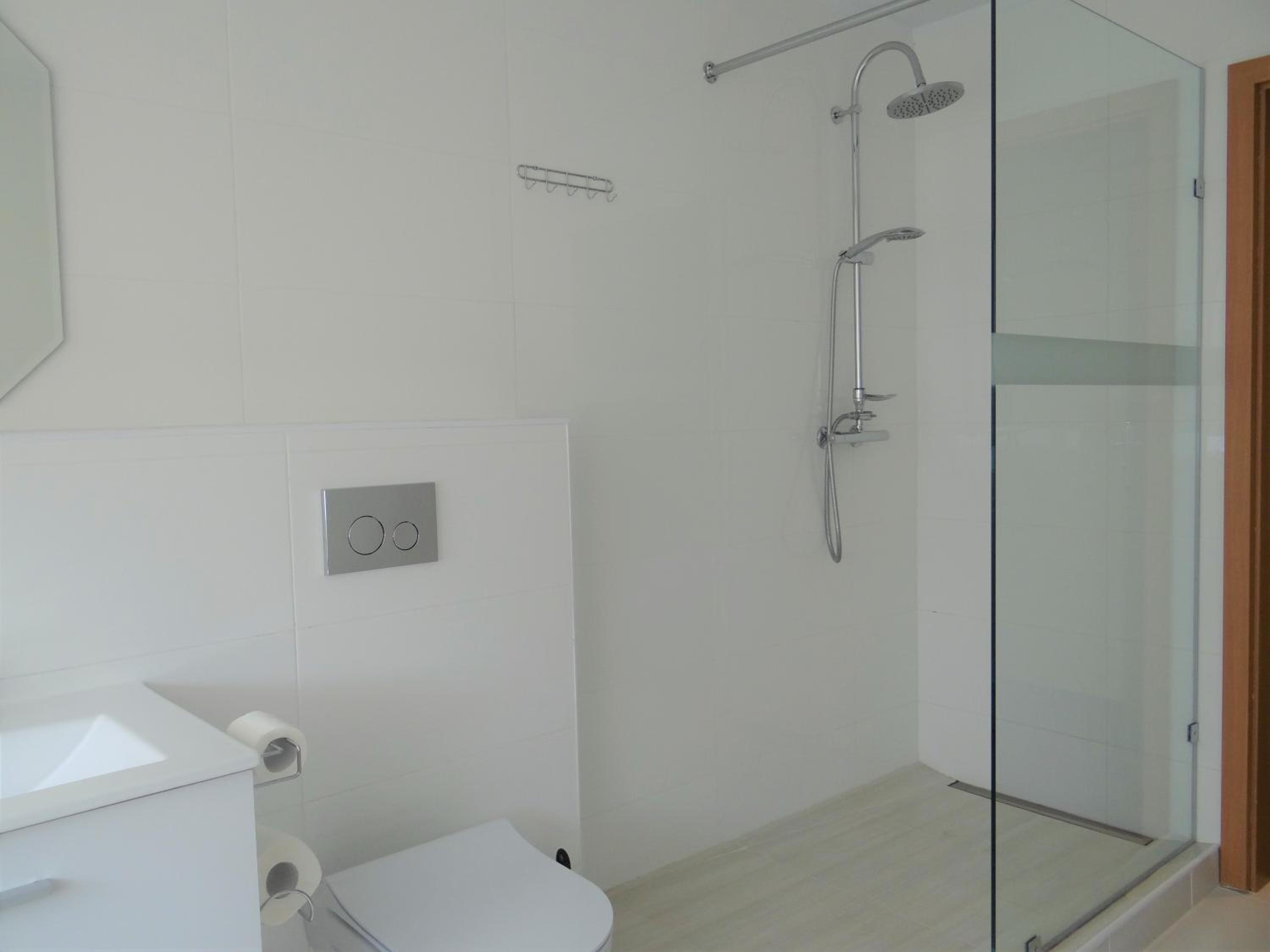 Twin Room - Photo 14