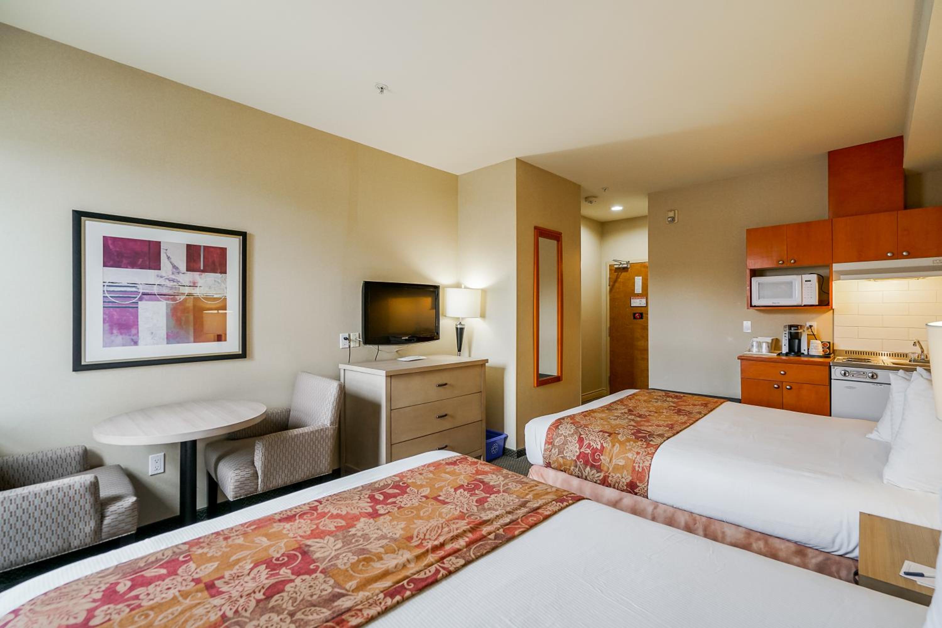 Queen Room with Kitchenette - Non-Smoking - Photo 4