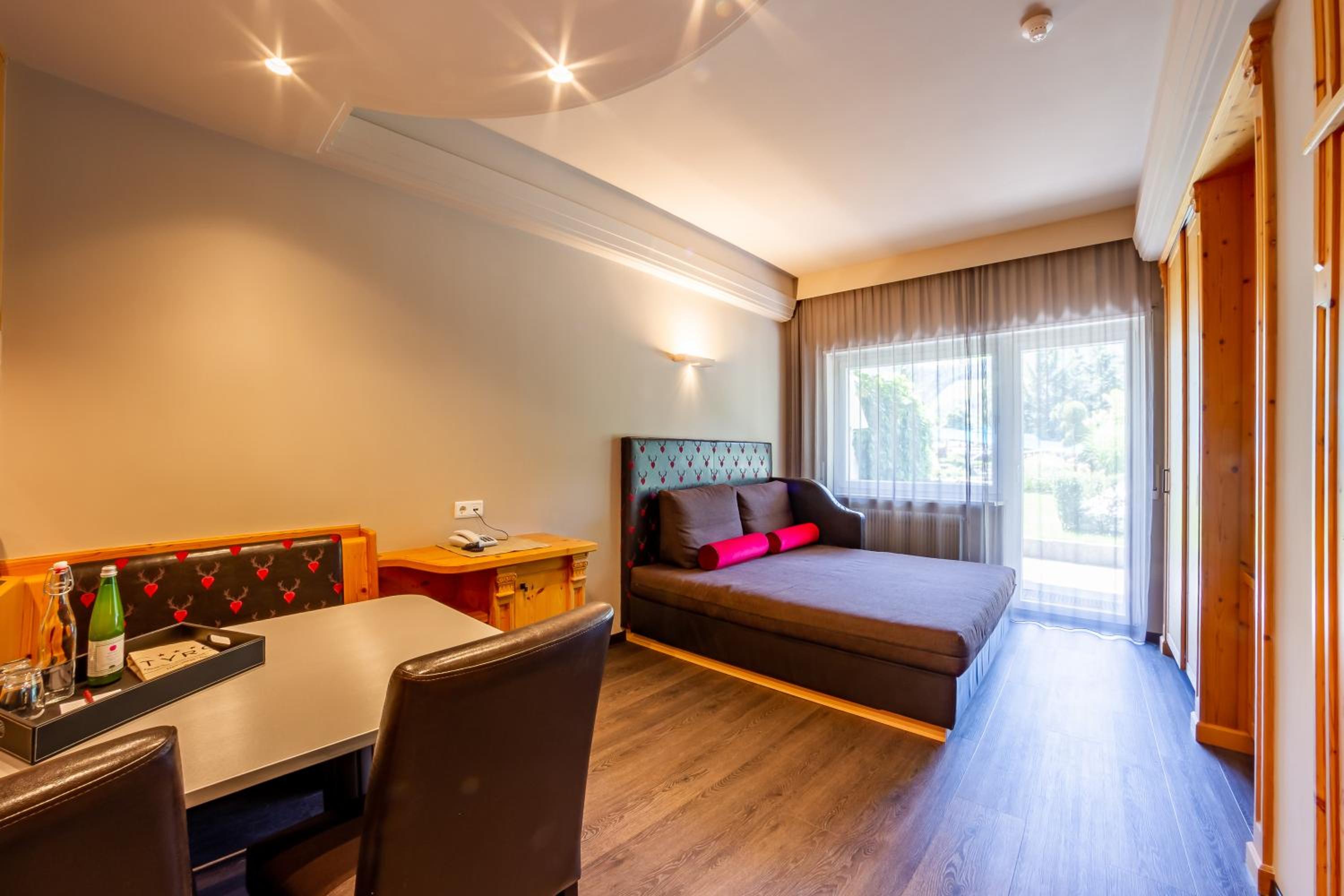 Apartment with Terrace photo 3