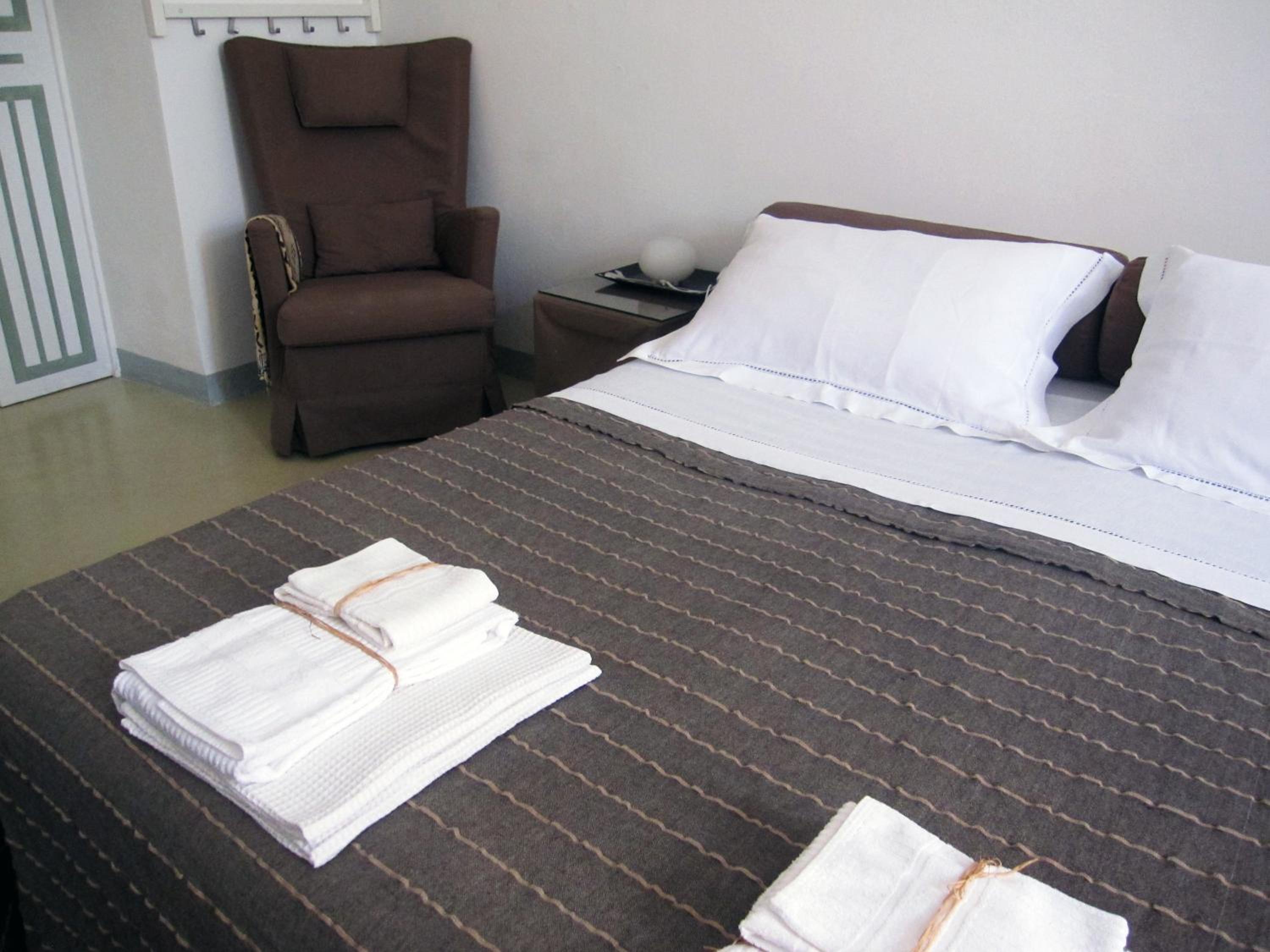 Deluxe Family Suite - Photo 1