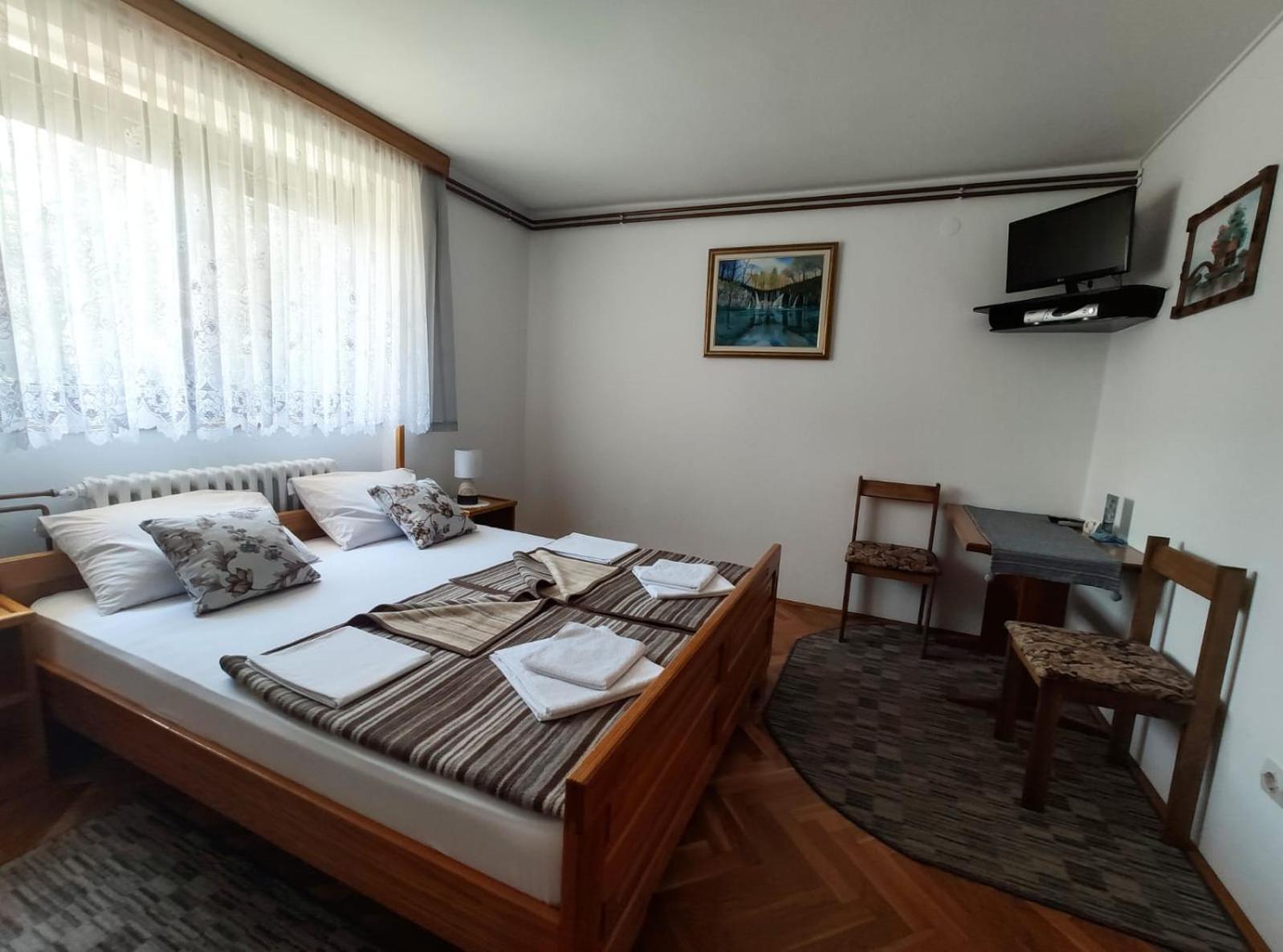 Double Room With Private External Bathroom