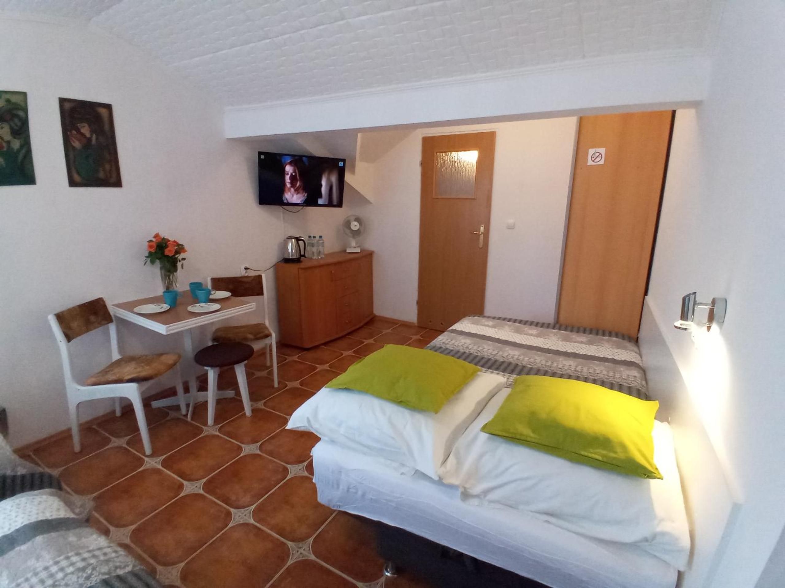 Triple Room - Attic photo 2