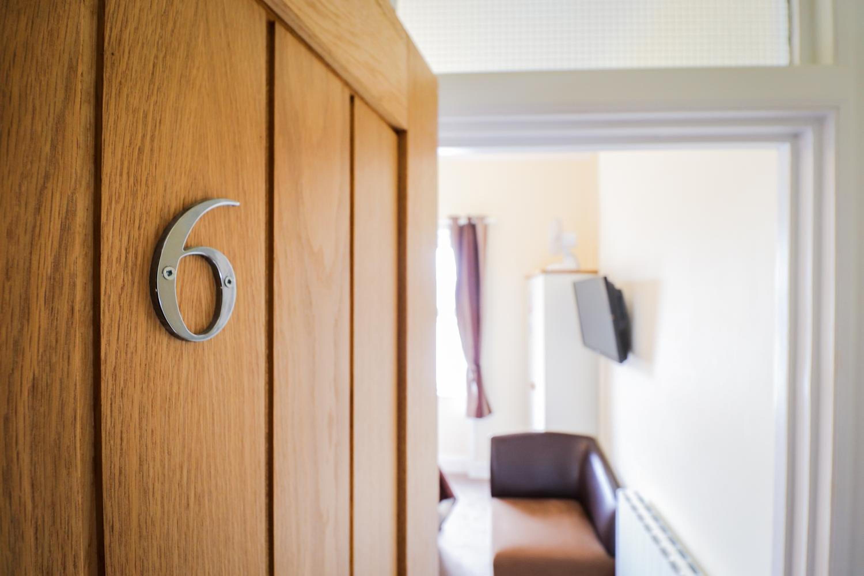 Standard Double Room - Photo 7