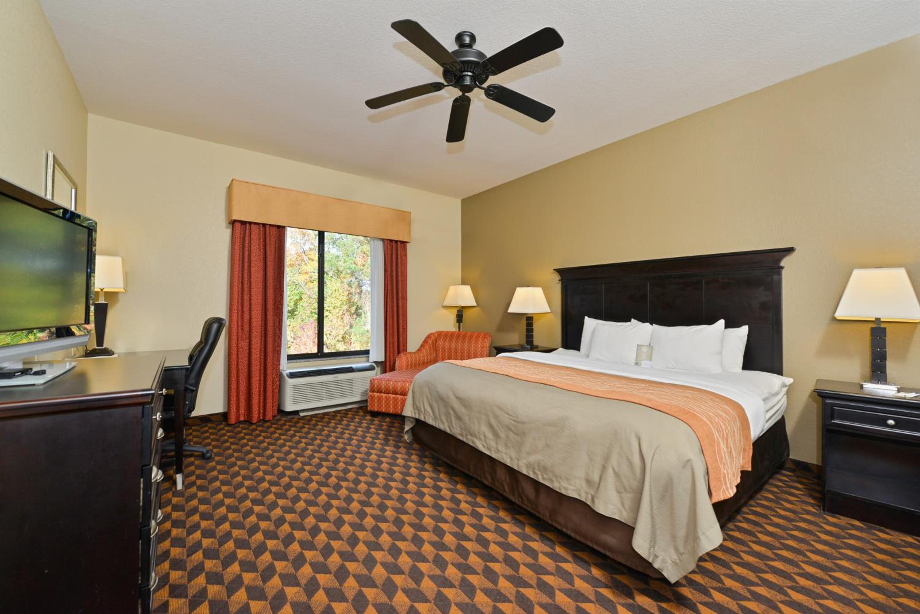 King Room - Non-Smoking - Photo 1