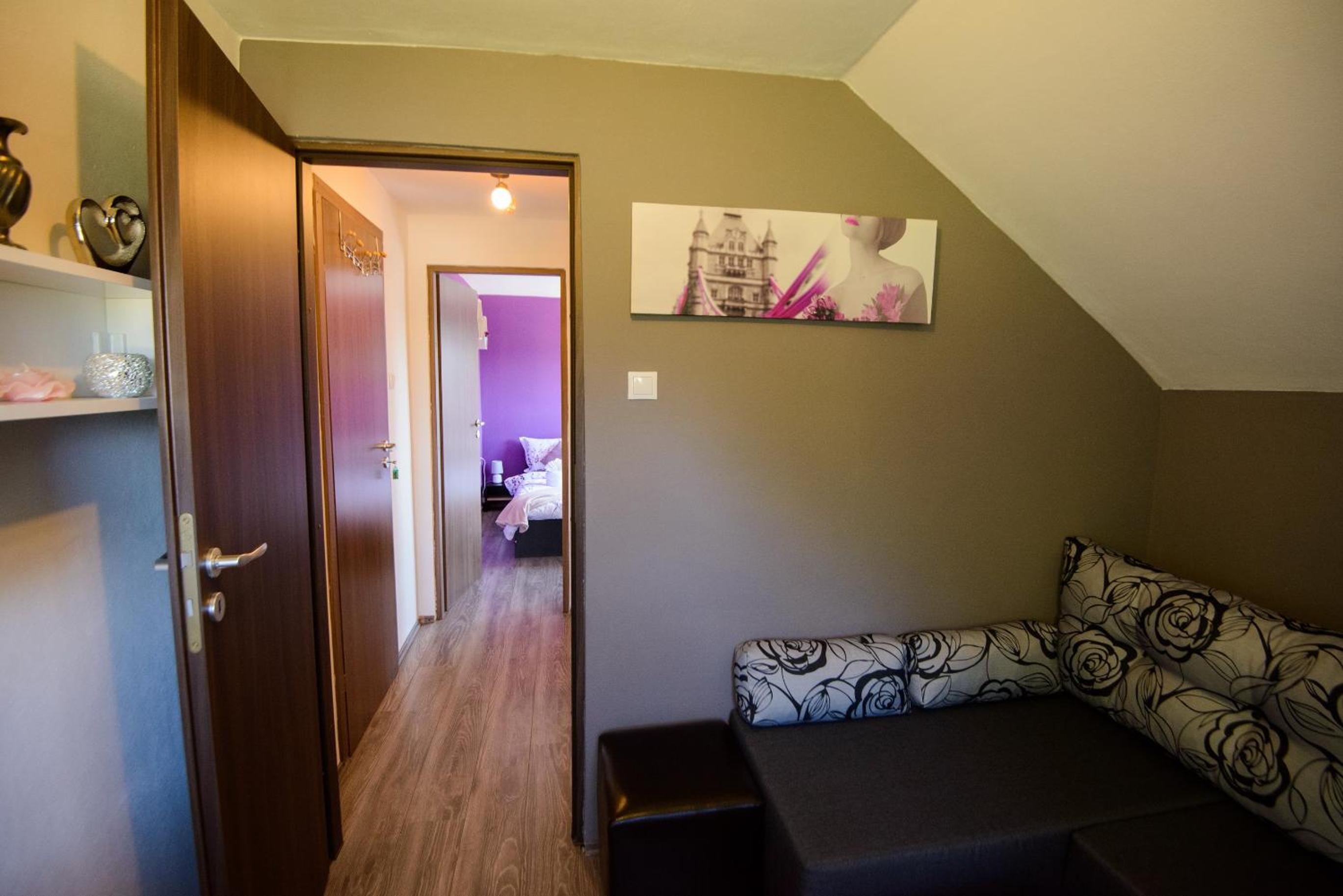 Two-Bedroom Suite with Mountain View - Photo 17