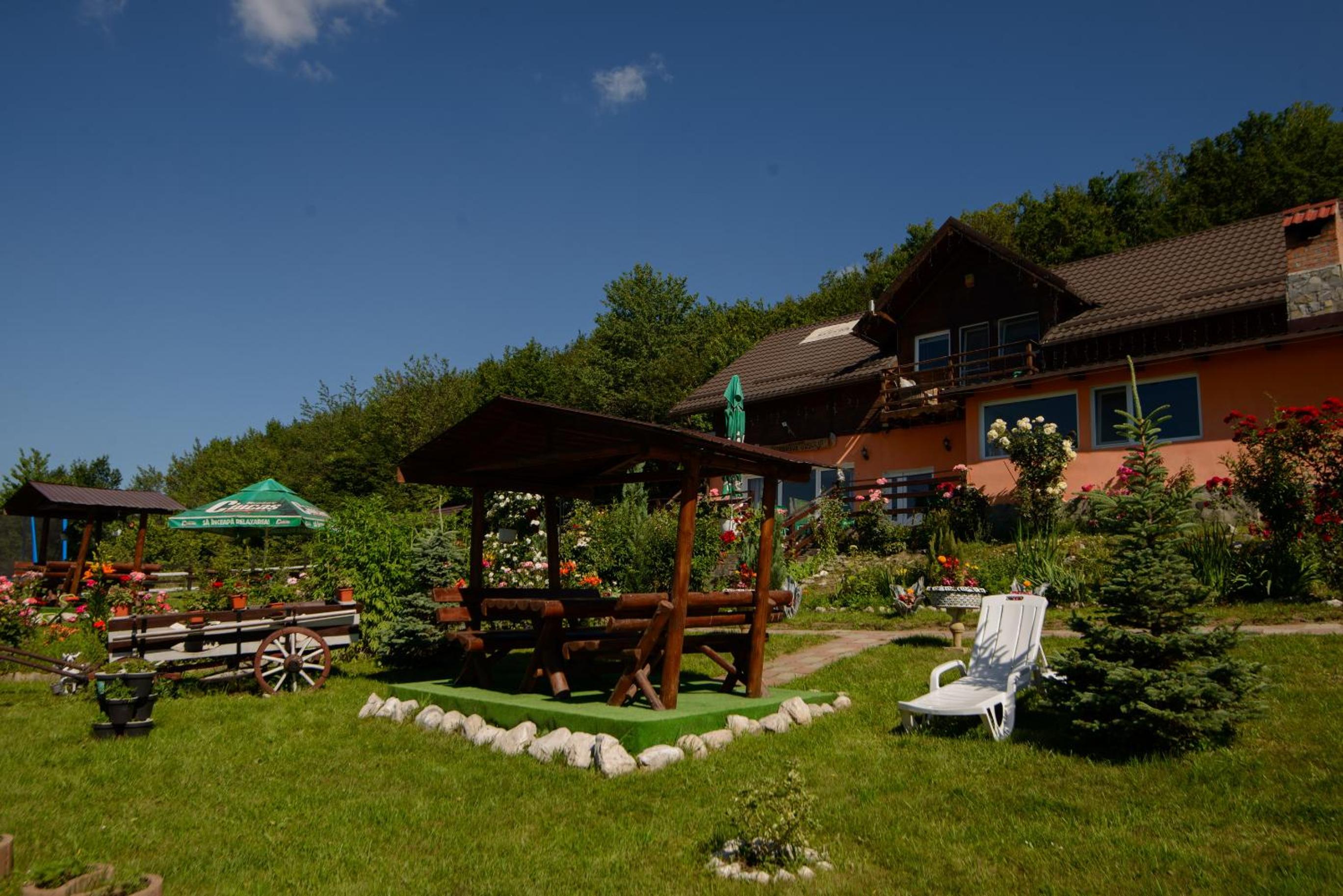 Two-Bedroom Suite with Mountain View - Photo 21