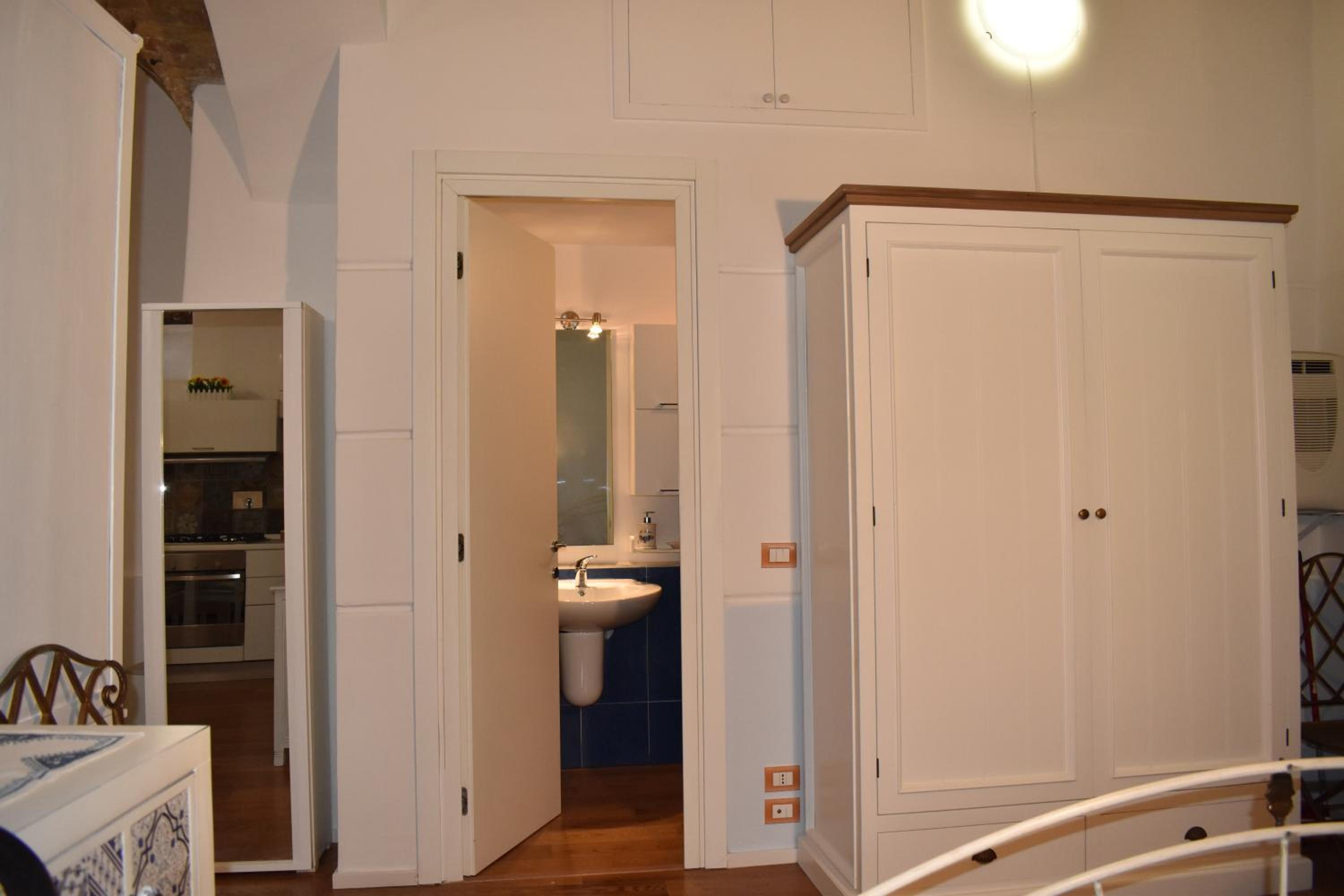 One-Bedroom Apartment - Photo 4