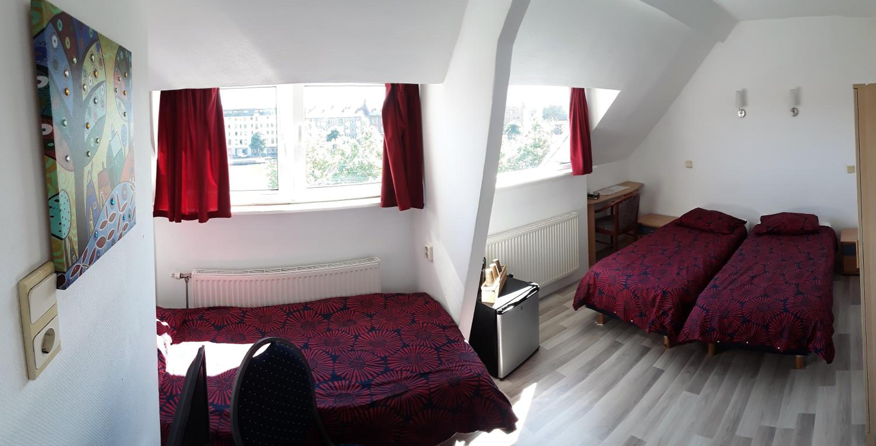Standard Triple Room - Photo 4