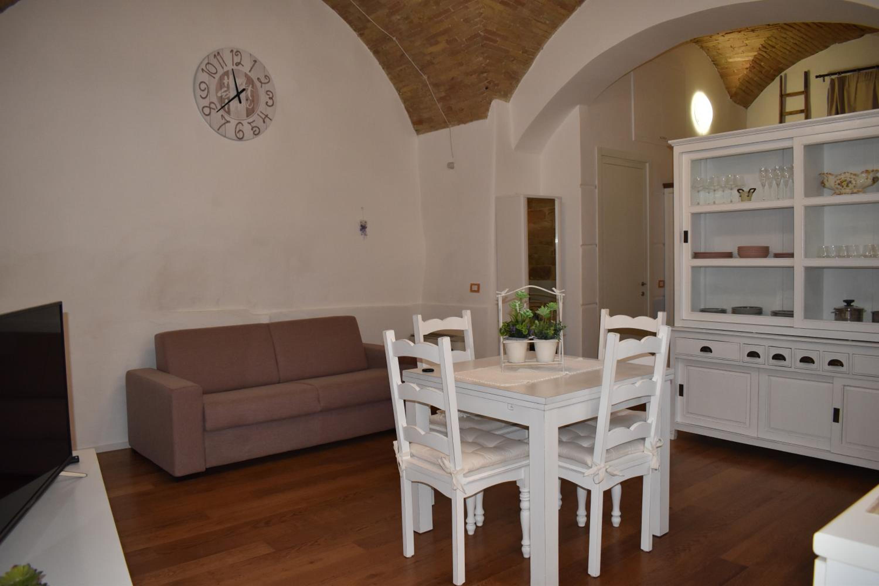 One-Bedroom Apartment - Photo 8