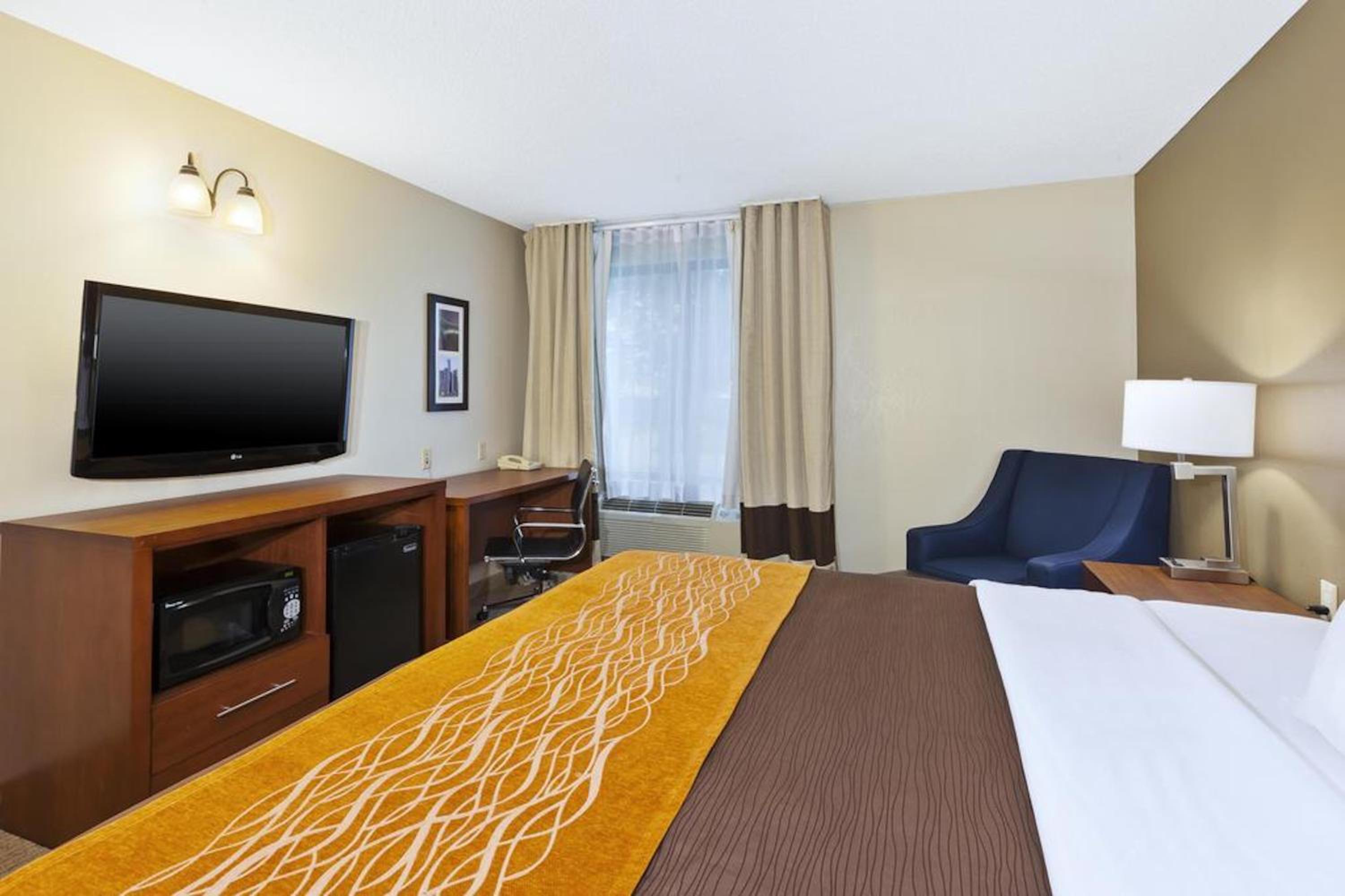 King Room - Non-Smoking - Photo 2