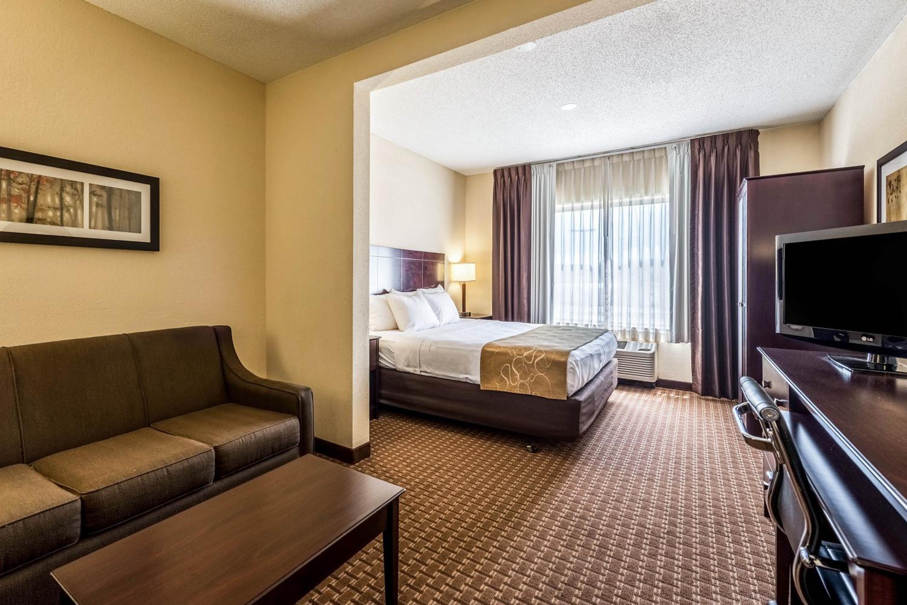 King Suite - Photo 3