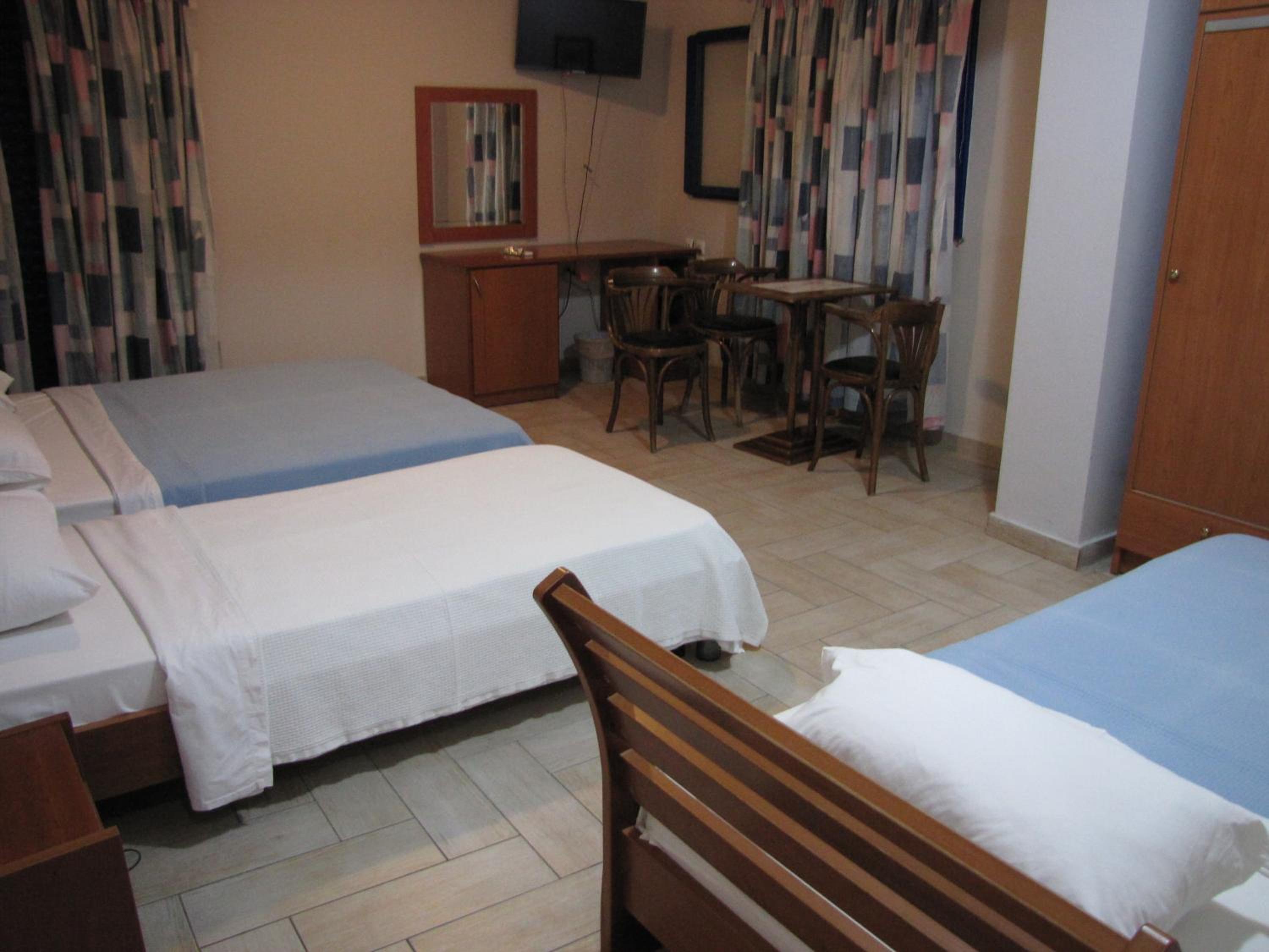 Standard Quadruple Room photo 2